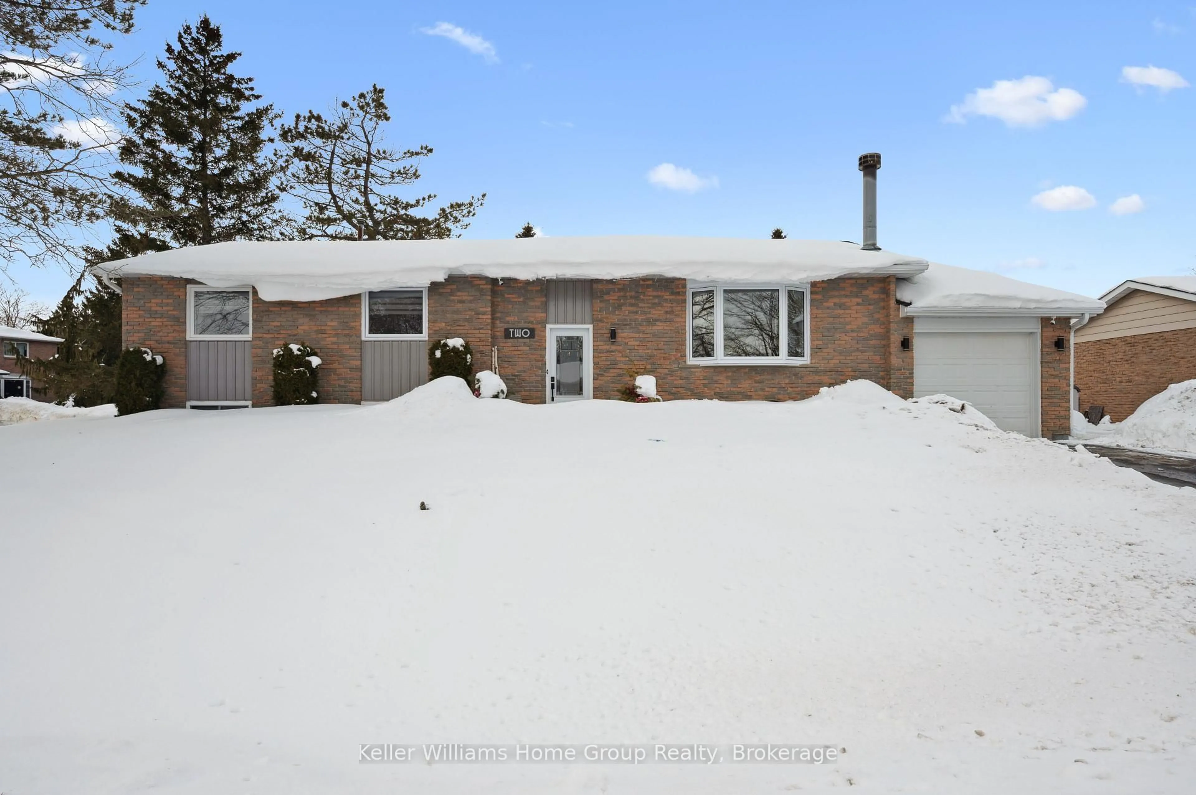 Unknown for 2 Douglas Crescent, Hill, Erin Ontario N0B 1Z0