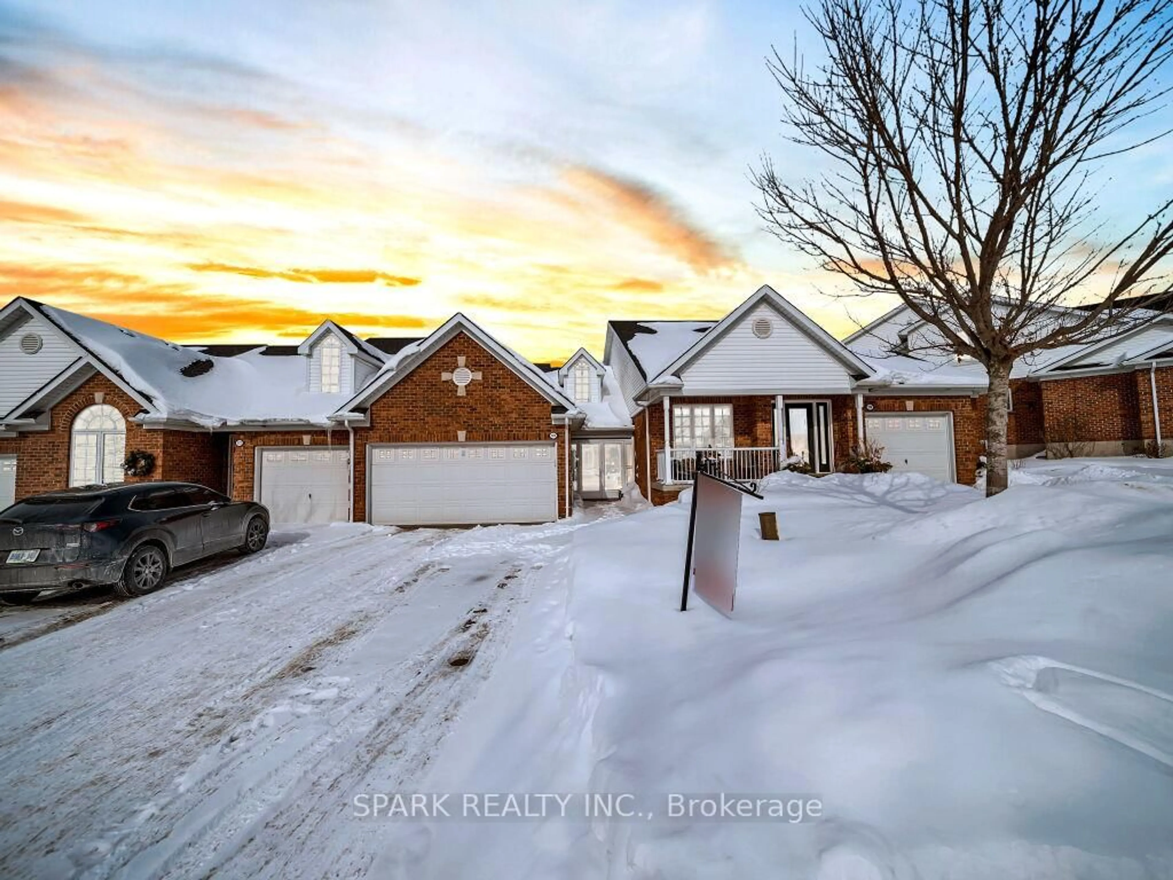 A pic from outside/outdoor area/front of a property/back of a property/a pic from drone, street for 174 Riverwalk Pl, Guelph/Eramosa Ontario N0B 2K0
