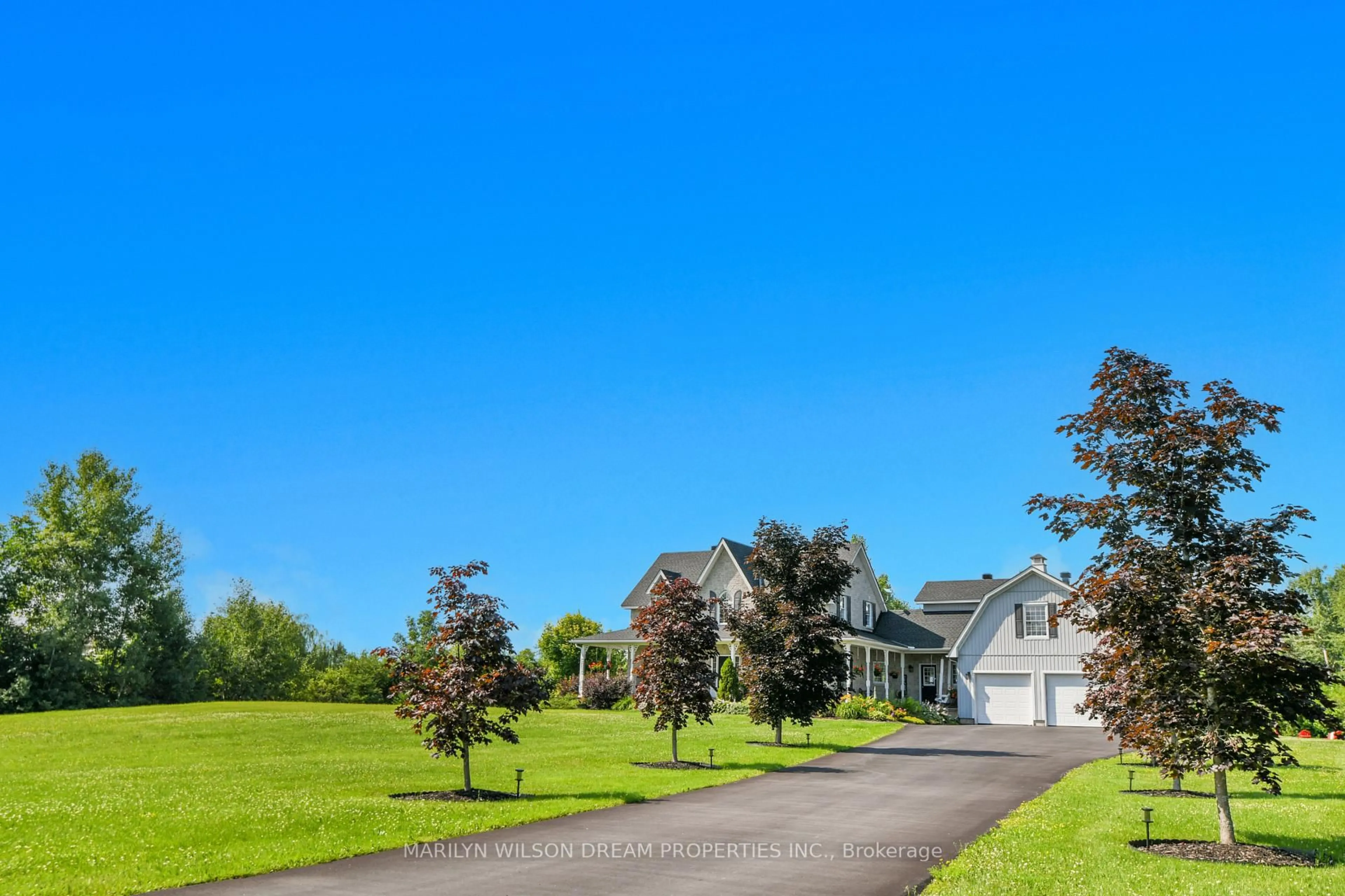 A pic from outside/outdoor area/front of a property/back of a property/a pic from drone, unknown for 899 Oak Creek Rd, Carp Ontario K0A 1L0