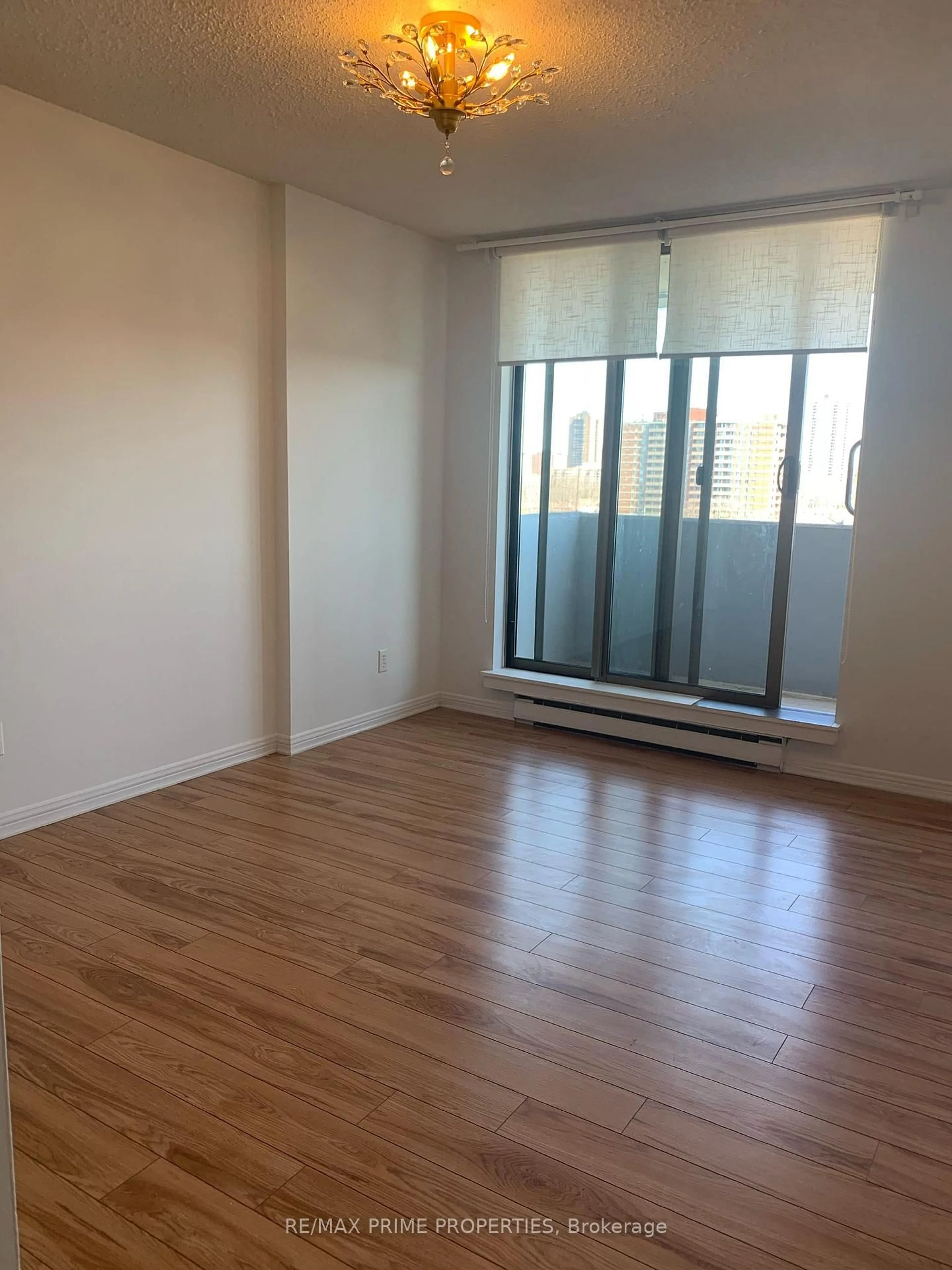 A pic of a room for 200 LAFONTAINE Ave #901, Ottawa Ontario K1L 8K8