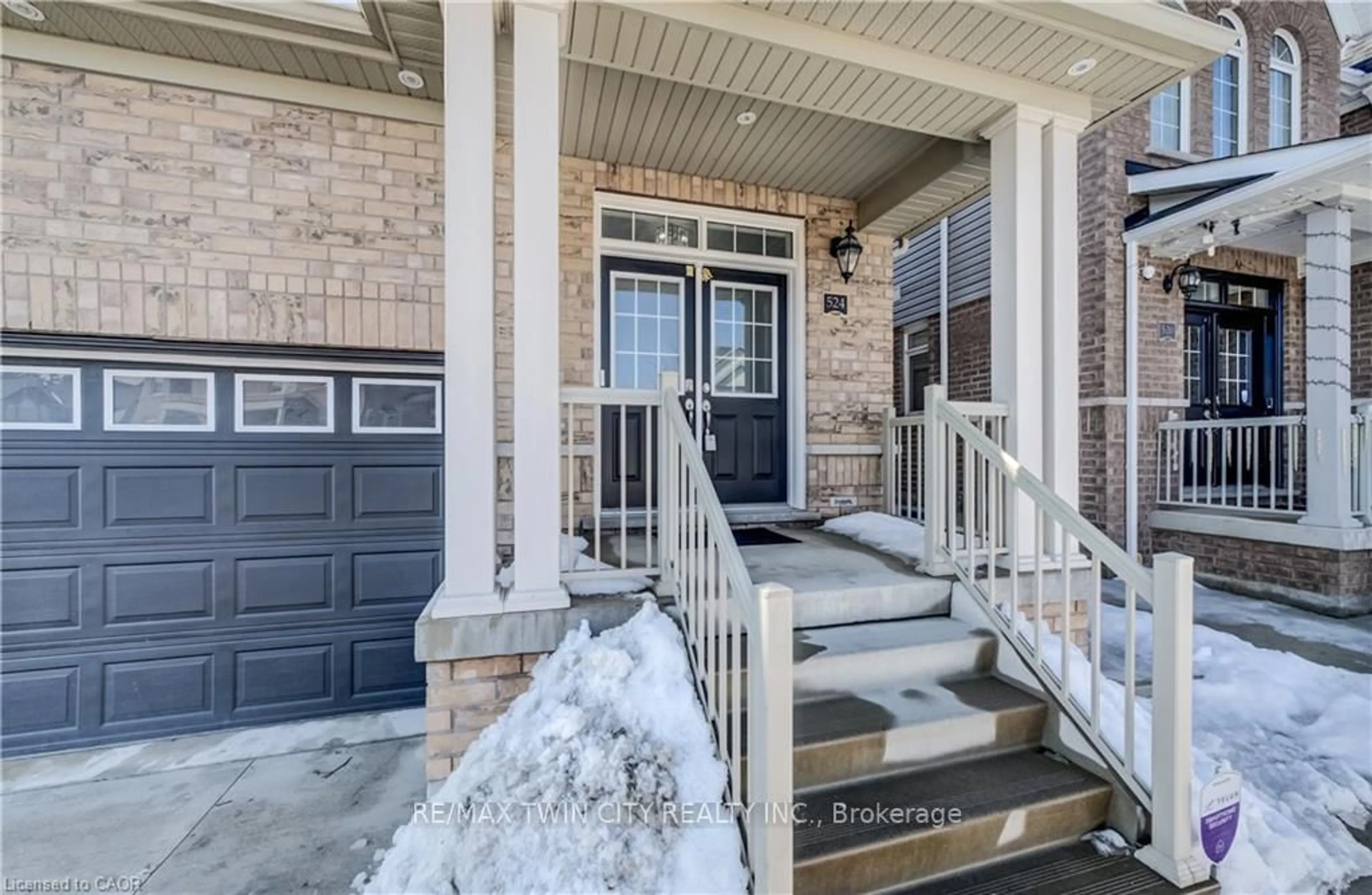Indoor entryway for 524 LINDEN Dr, Cambridge Ontario N3H 5L5