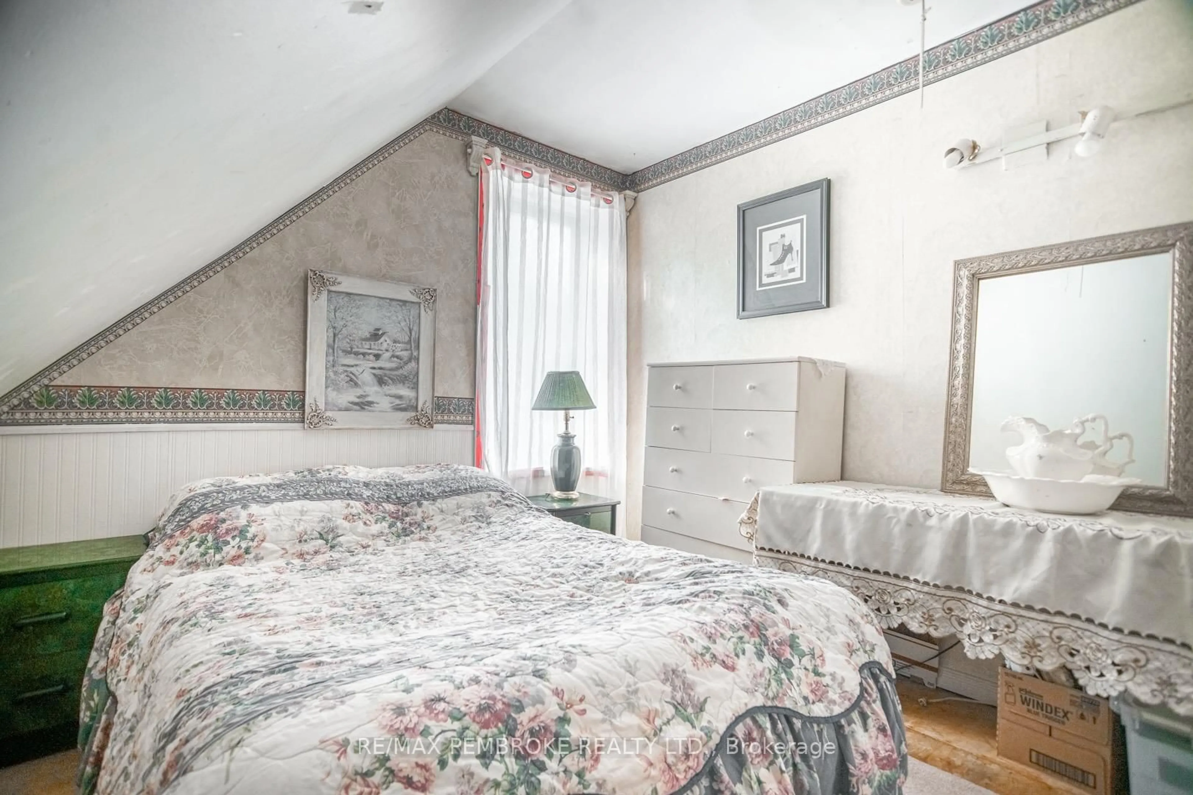 Bedroom with bed, unknown for 476 Airport Rd, Petawawa Ontario K8A 6W7