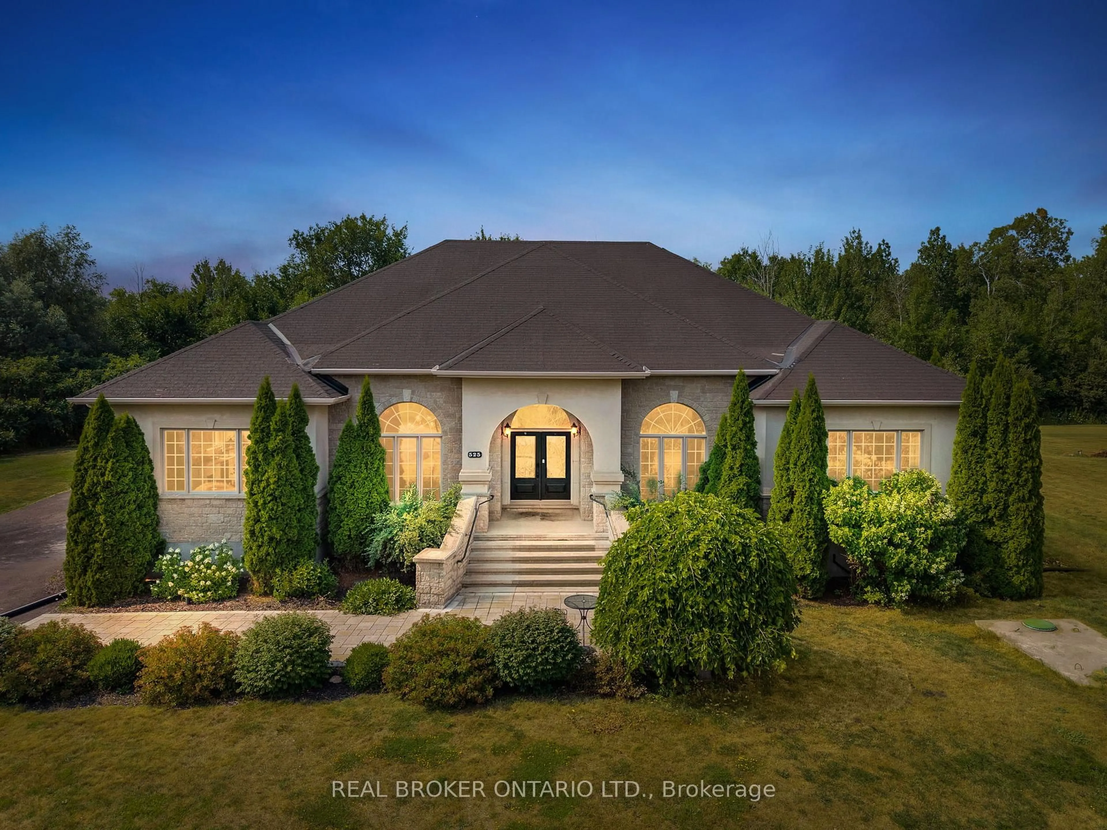 Home with brick exterior material, unknown for 525 Tullamore St, Ottawa Ontario K1X 0A2