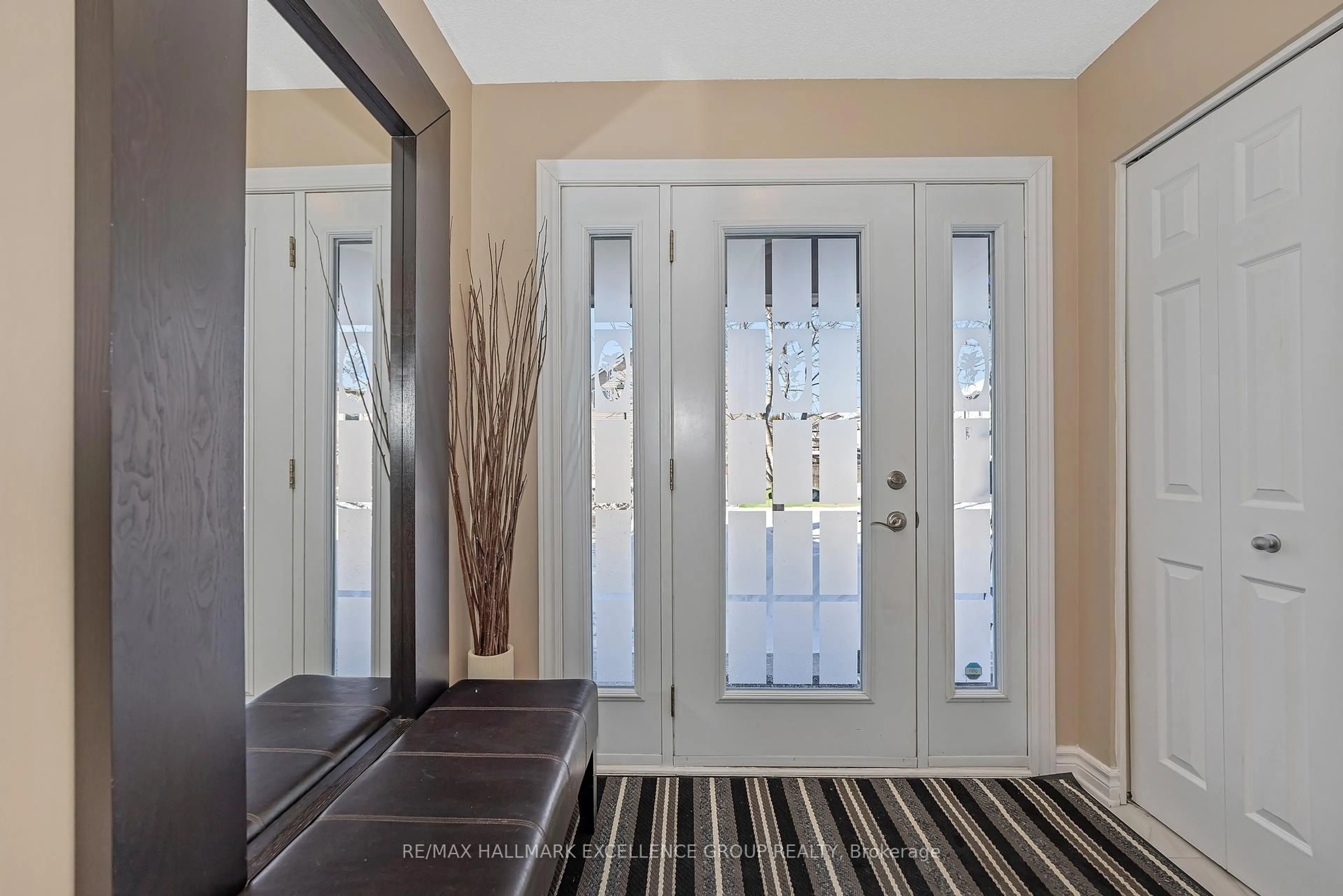Indoor entryway for 386 Jasper Cres, Clarence-Rockland Ontario K4K 0C7