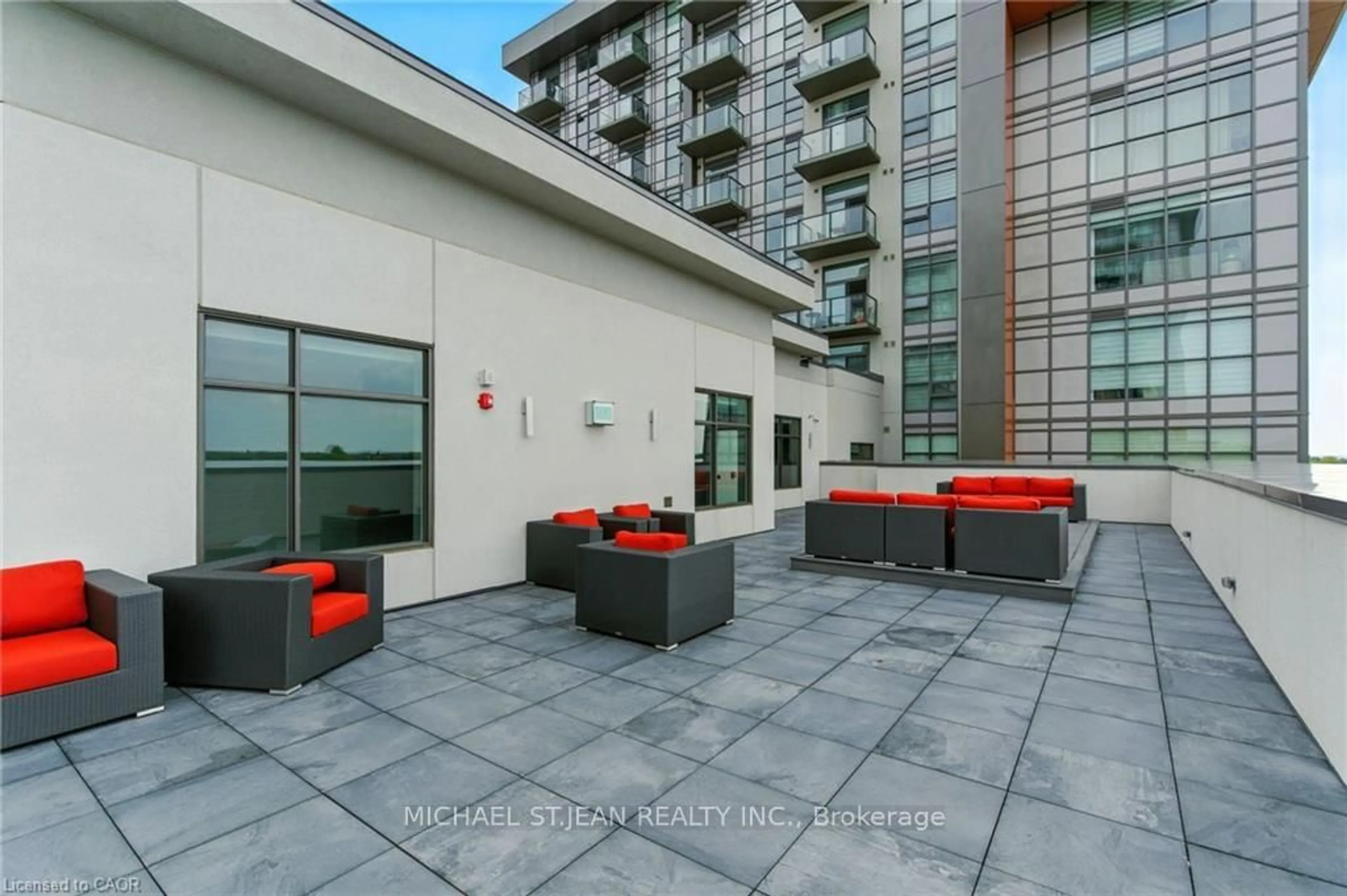 Patio, building for 460 Dundas St #511, Hamilton Ontario L8B 2A5