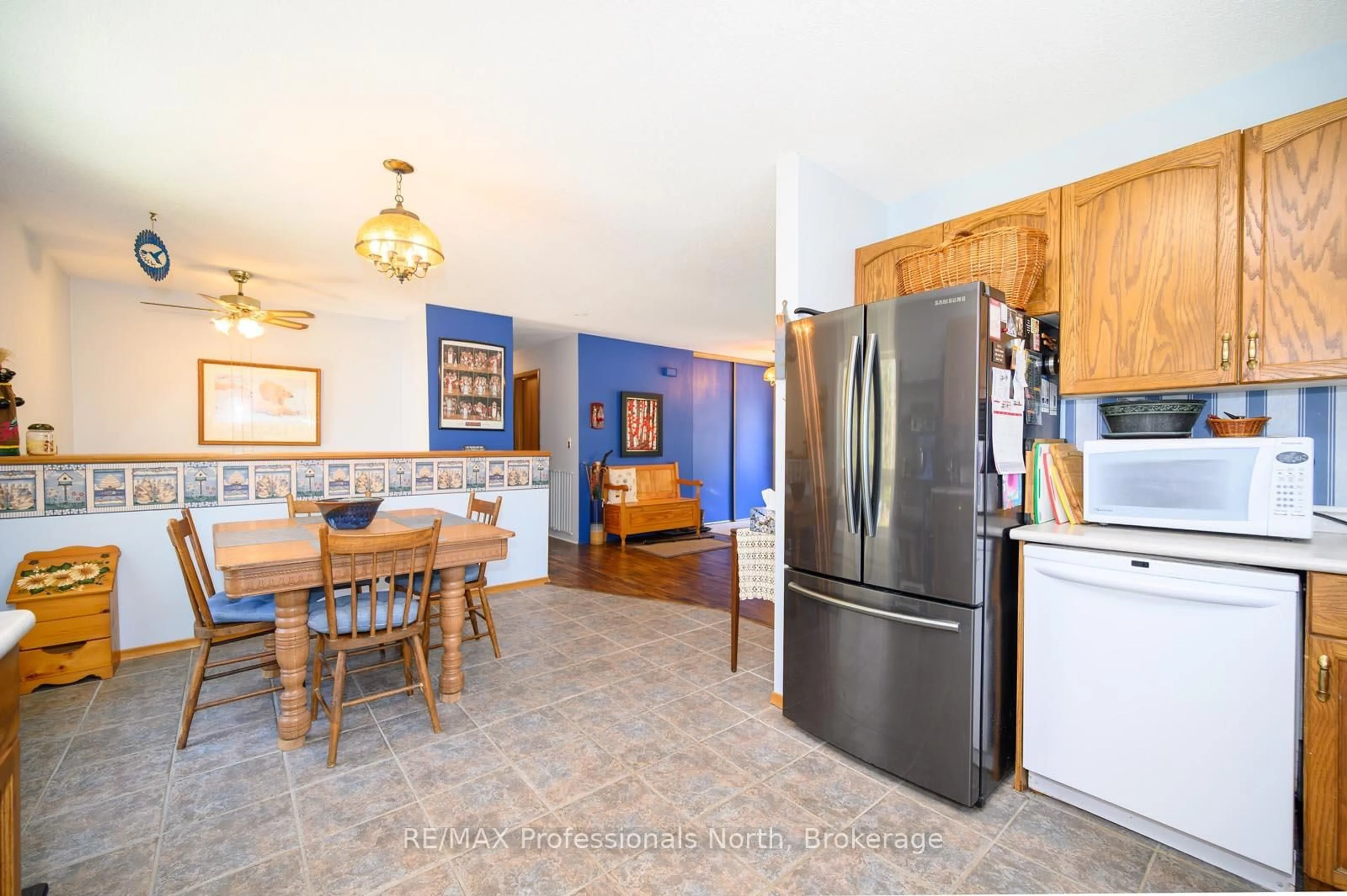 Open concept kitchen, ceramic/tile floor for 224 Stephenson 4 Rd, Huntsville Ontario P0B 1M0