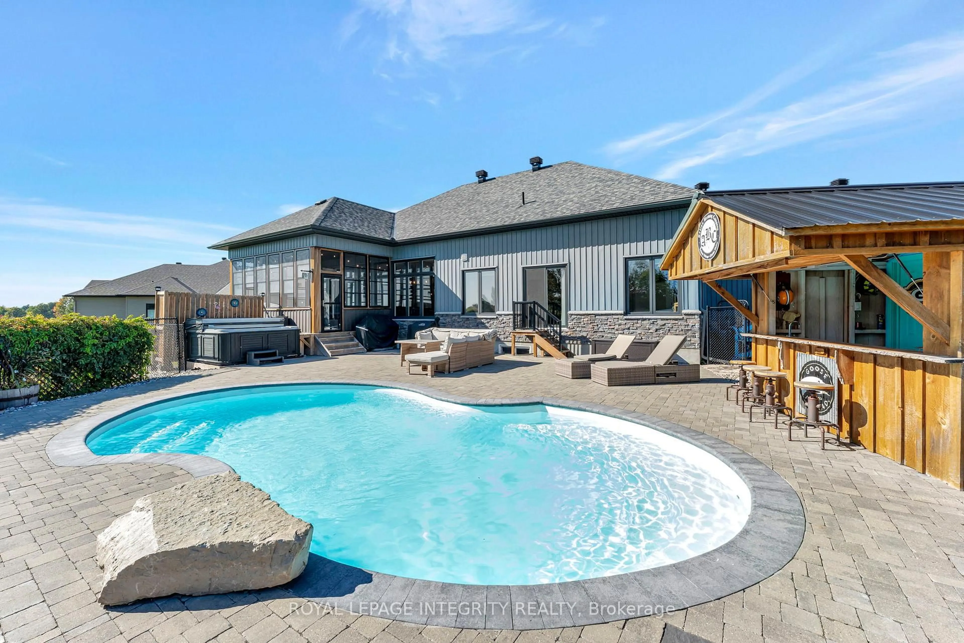 Pool for 2198 Maple Forest Dr, North Gower Ontario K0A 2T0