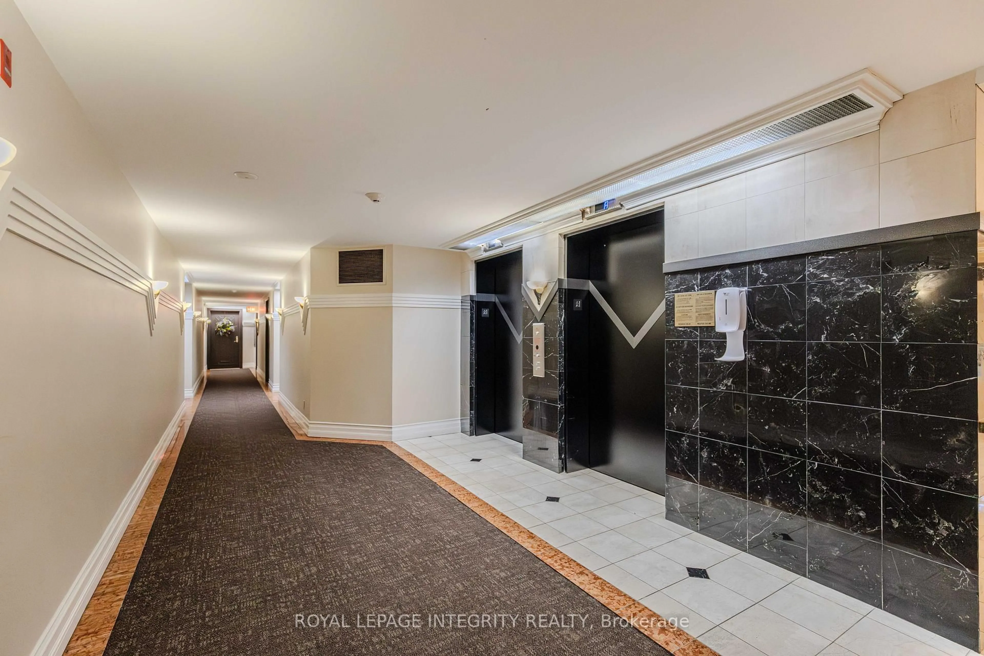Indoor foyer for 3099 Carling Ave #203, Ottawa Ontario K2H 5A6