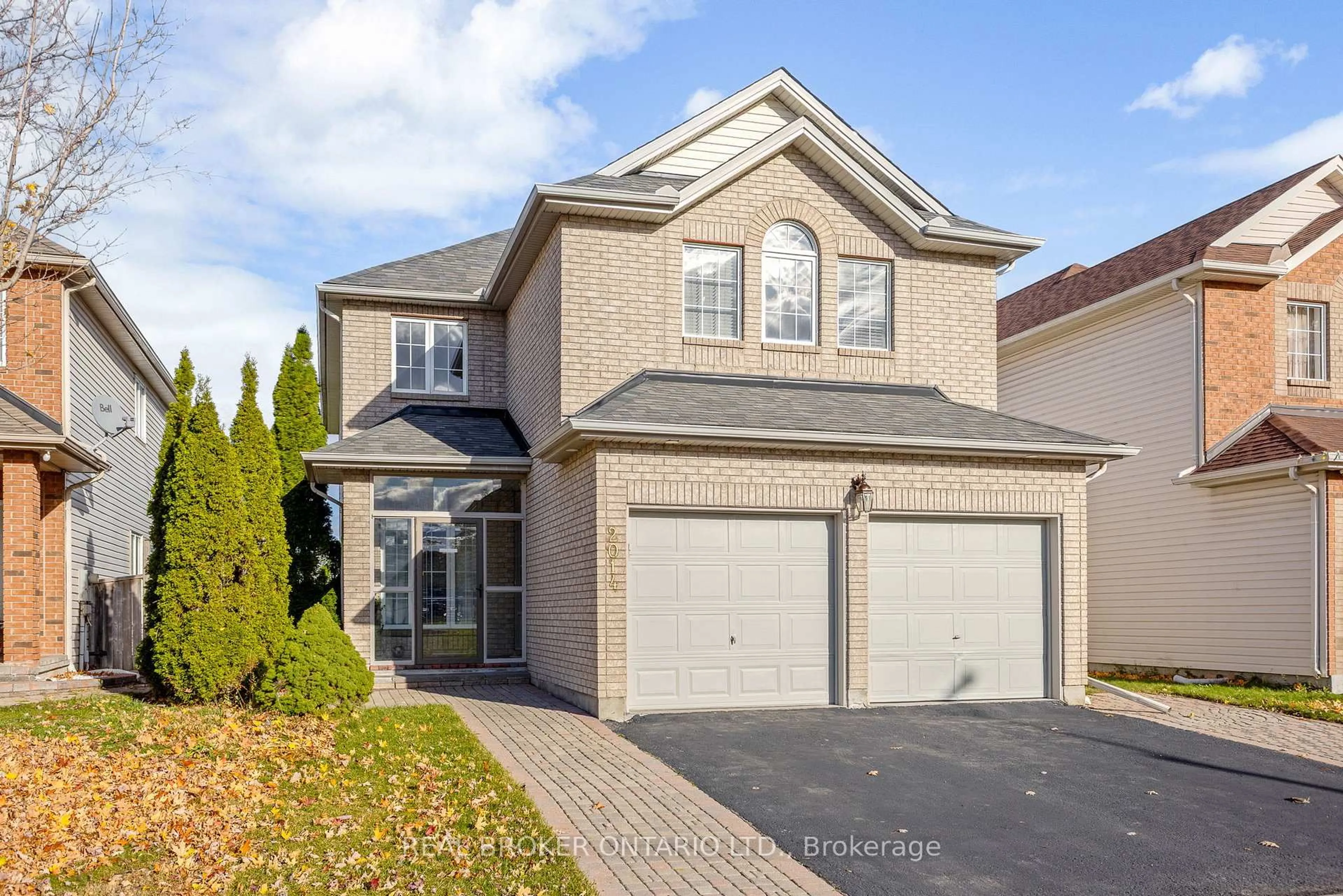 Home with brick exterior material, street for 2014 Jasper Ave, Ottawa Ontario K1V 1Z5