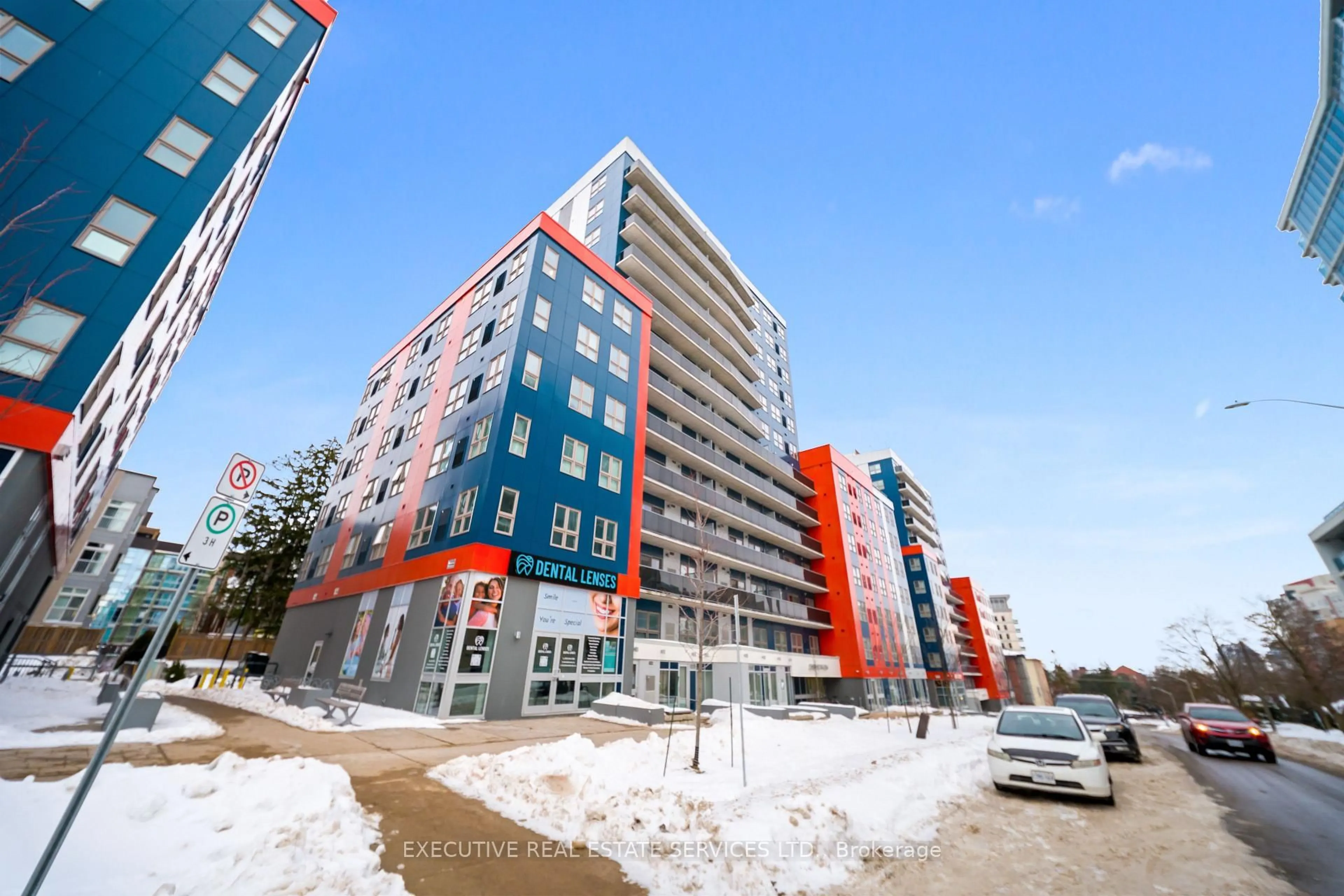 Patio, building for 258B Sunview St #2127, Waterloo Ontario N2L 3V9