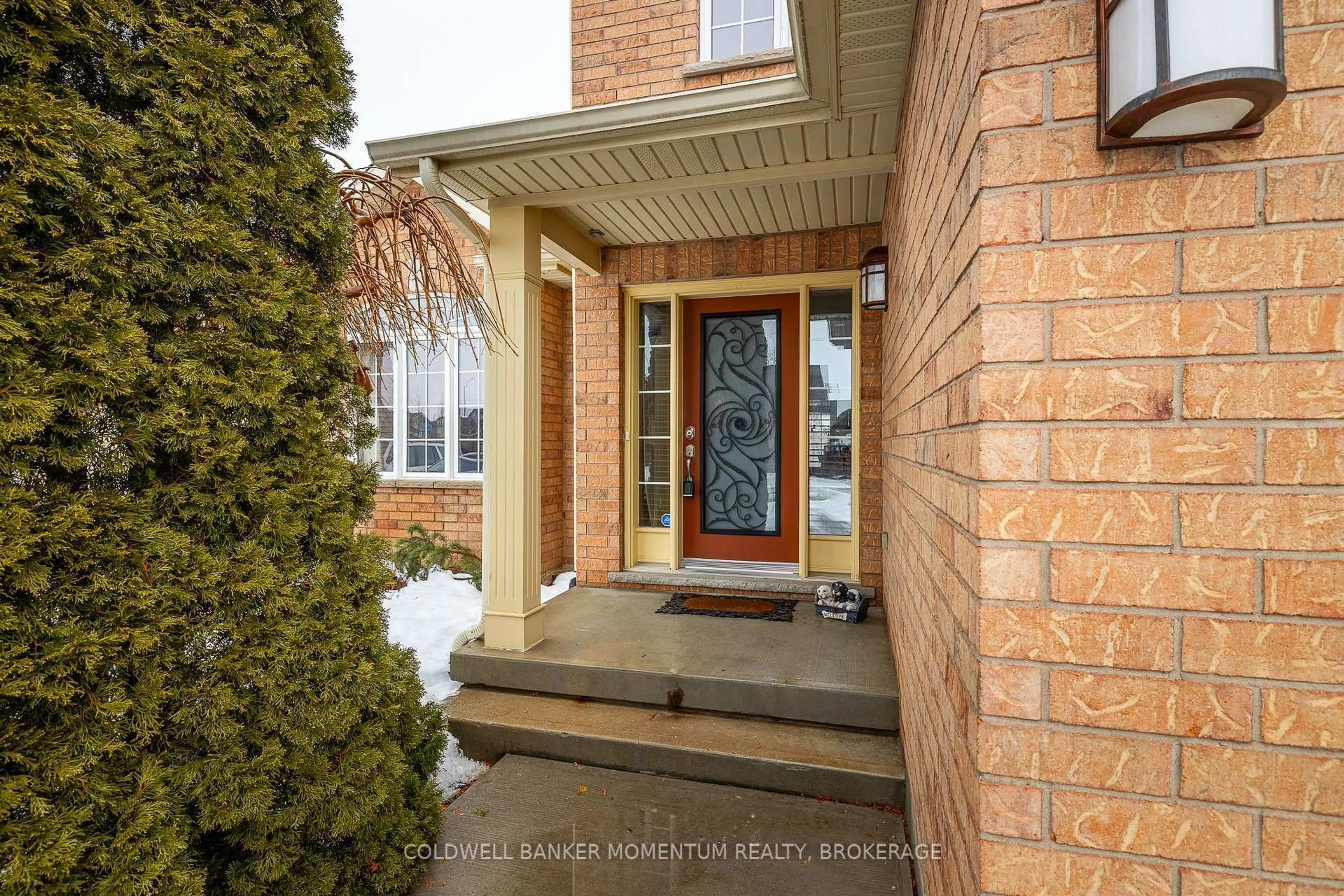 Indoor entryway for 6838 COURTNEY Cres, Niagara Falls Ontario L2H 0A3