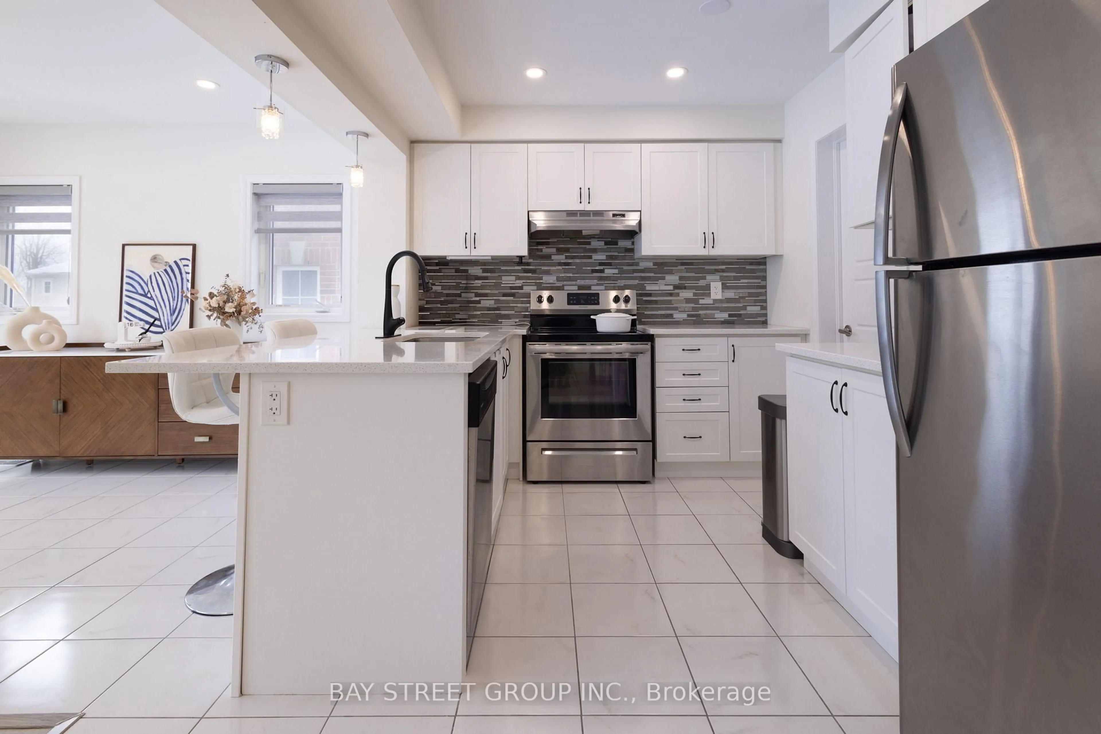 Contemporary kitchen, ceramic/tile floor for 230 Avonsyde Blvd #11, Hamilton Ontario L8B 1T9