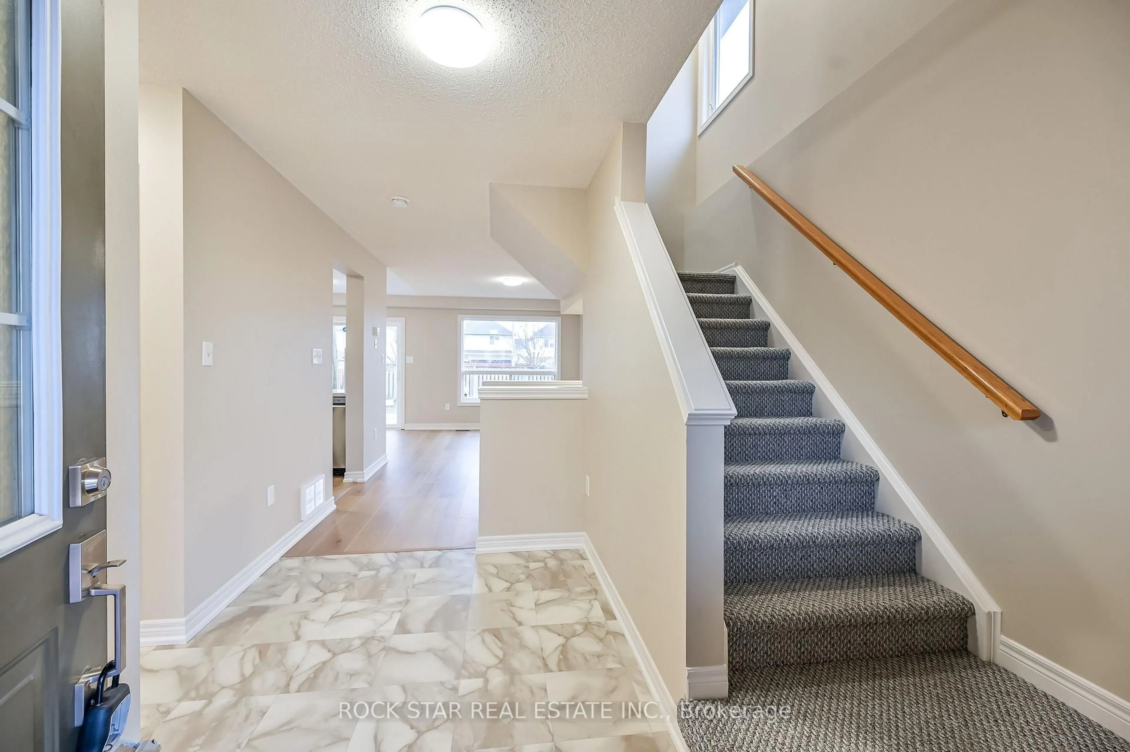 Unknown for 8 Livingstone Cres, Cambridge Ontario N3H 5S7