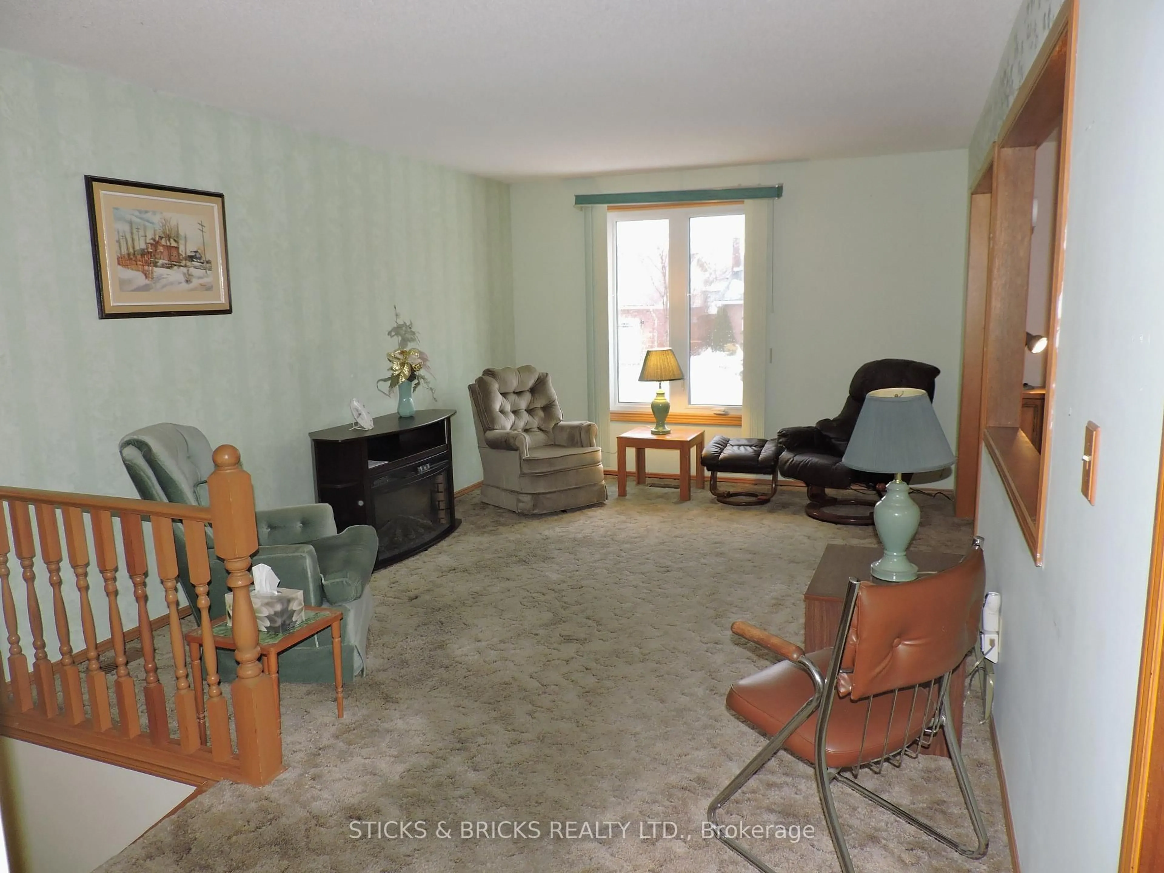 Living room with furniture, unknown for 7740 Chorozy St, Niagara Falls Ontario L2H 2N9