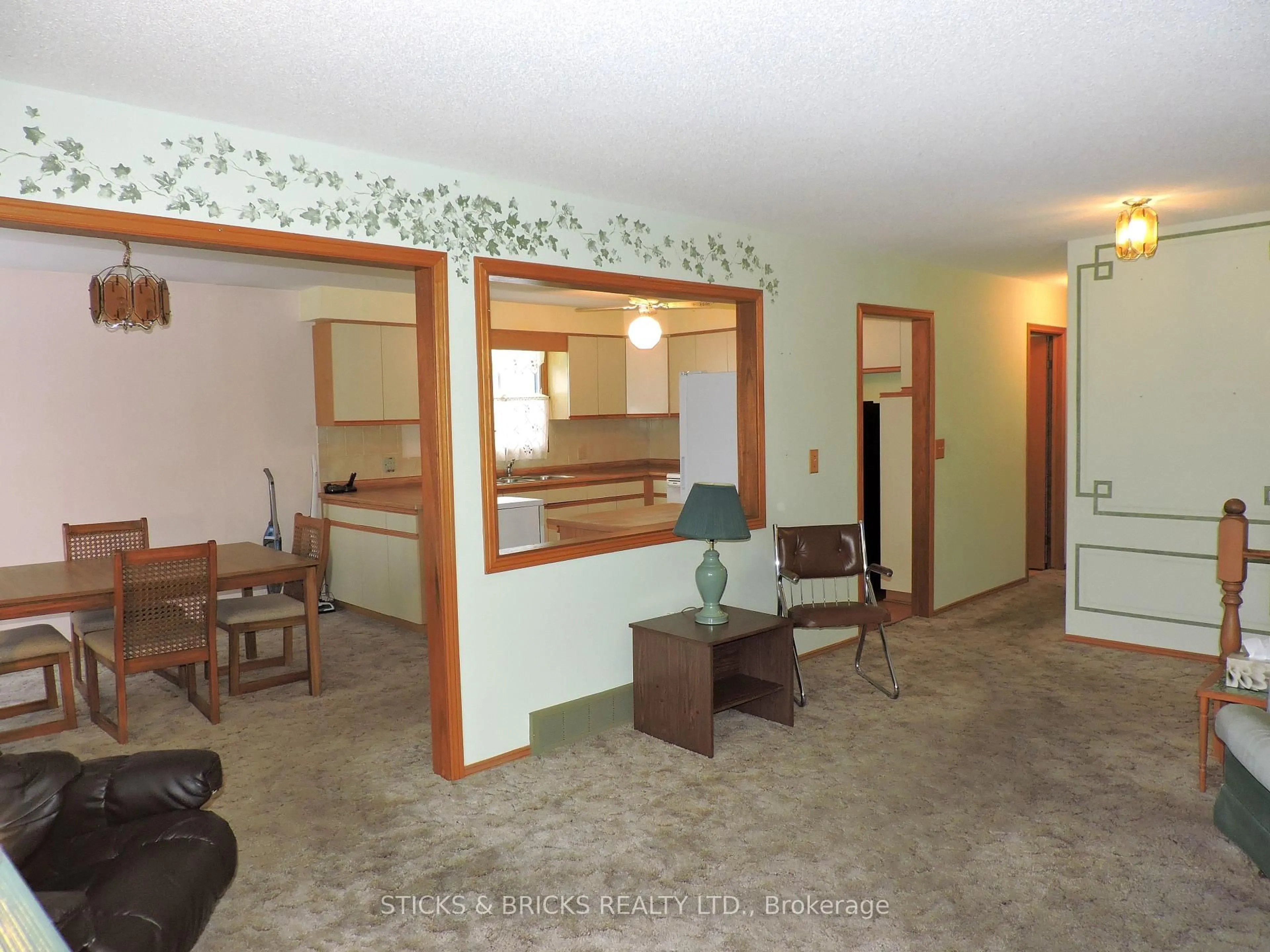 Unknown for 7740 Chorozy St, Niagara Falls Ontario L2H 2N9