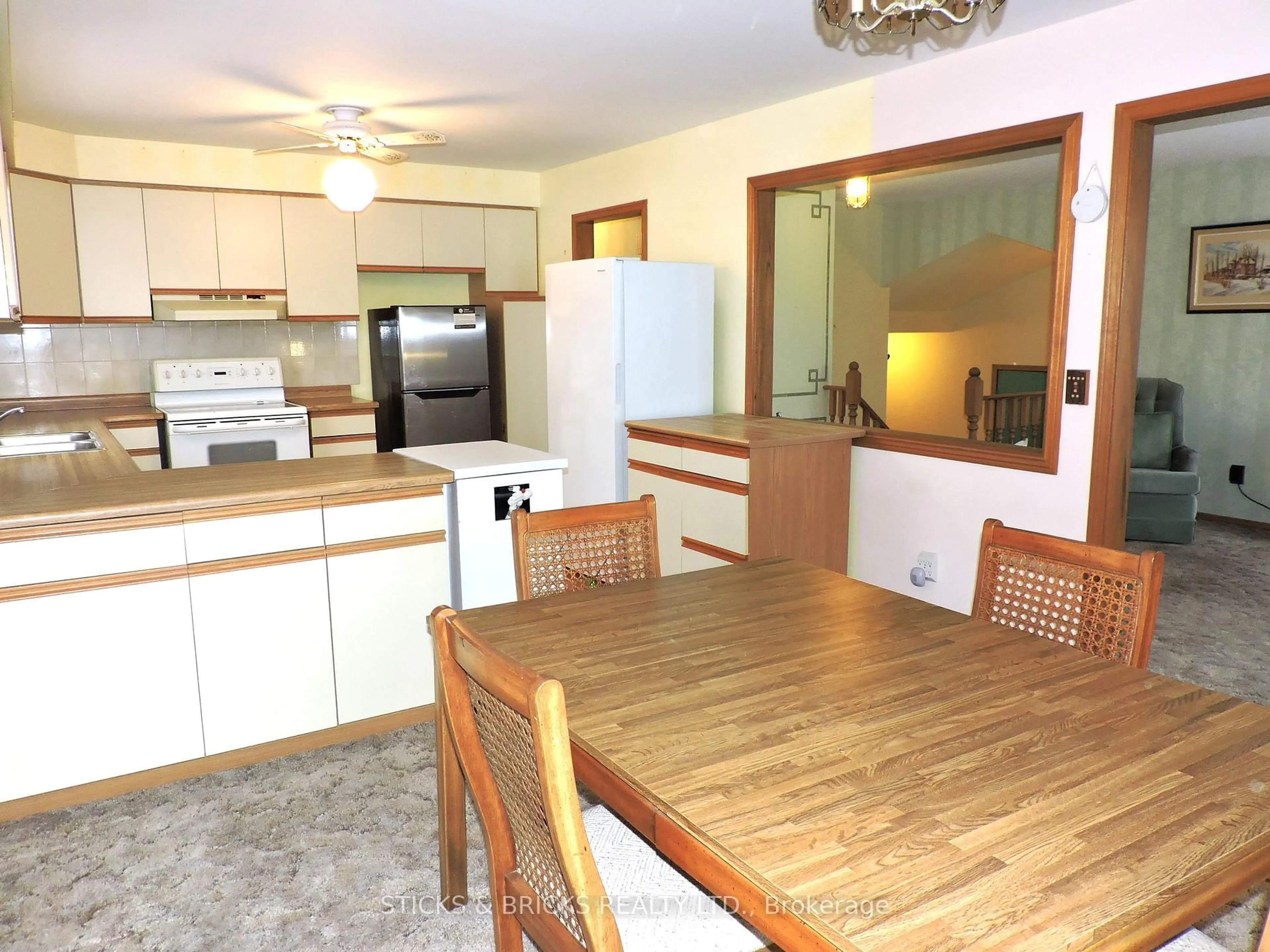 Unknown for 7740 Chorozy St, Niagara Falls Ontario L2H 2N9