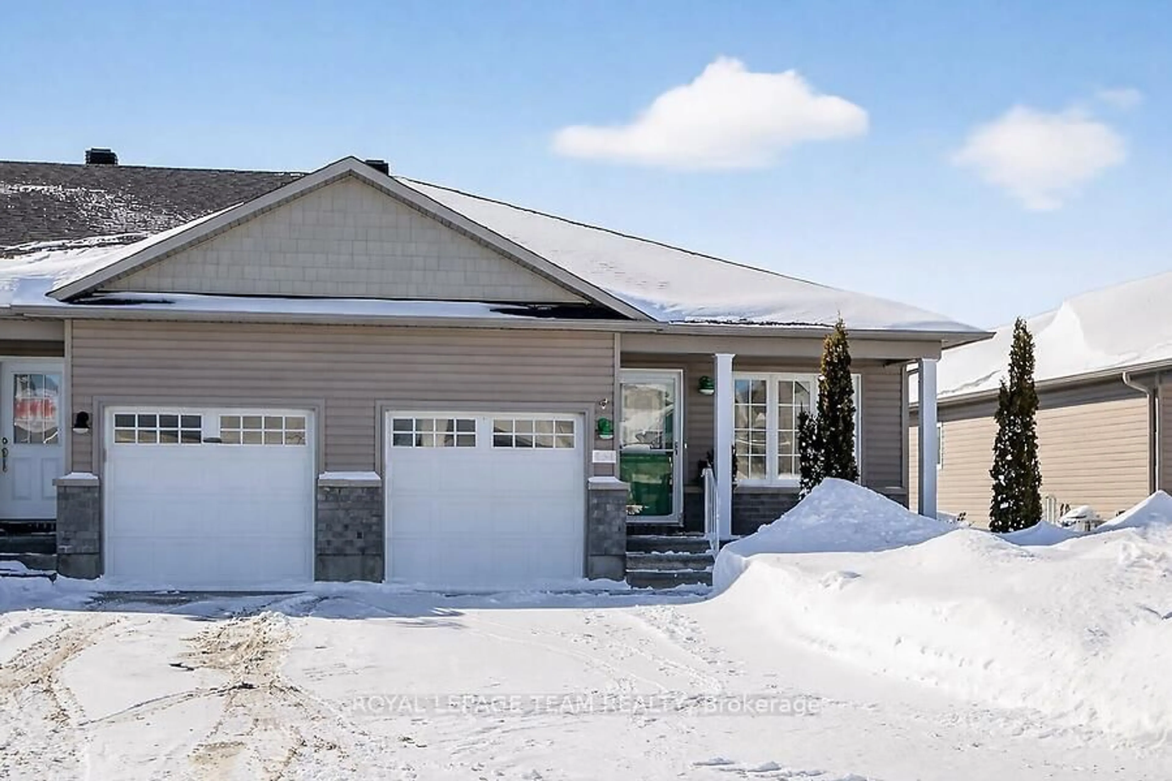 Unknown for 464 Honeyborne St, Almonte Ontario K0A 1A0