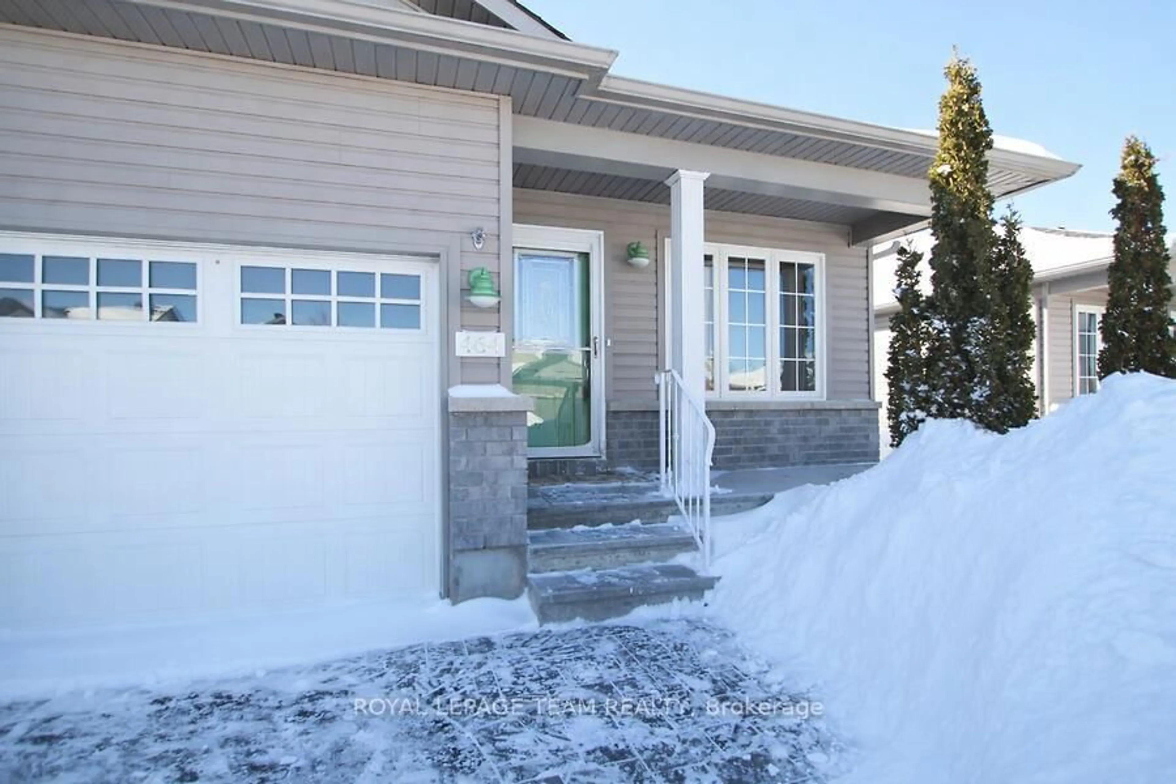 Unknown for 464 Honeyborne St, Almonte Ontario K0A 1A0