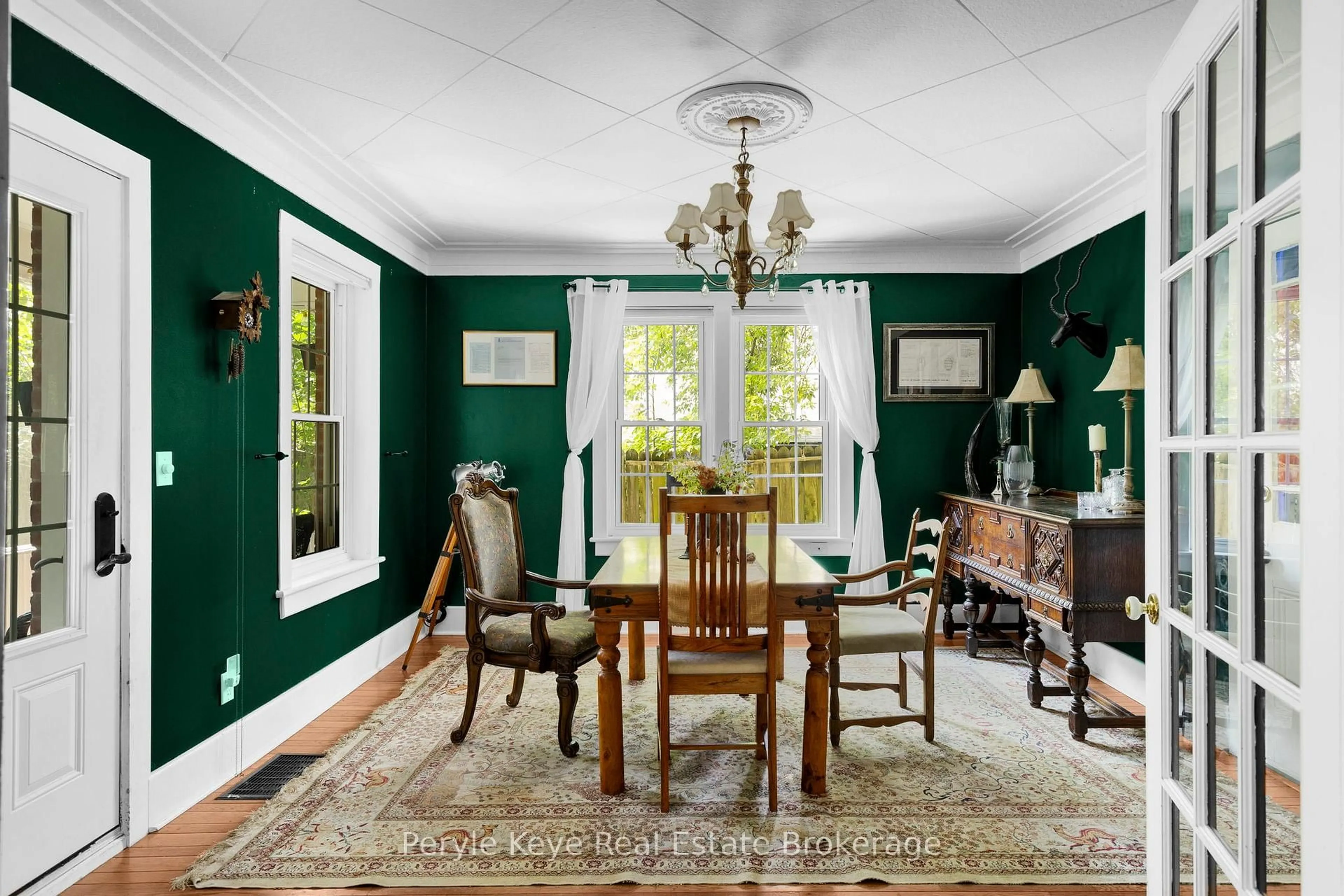 Dining room, unknown for 9 King St, Bracebridge Ontario P1L 1H4