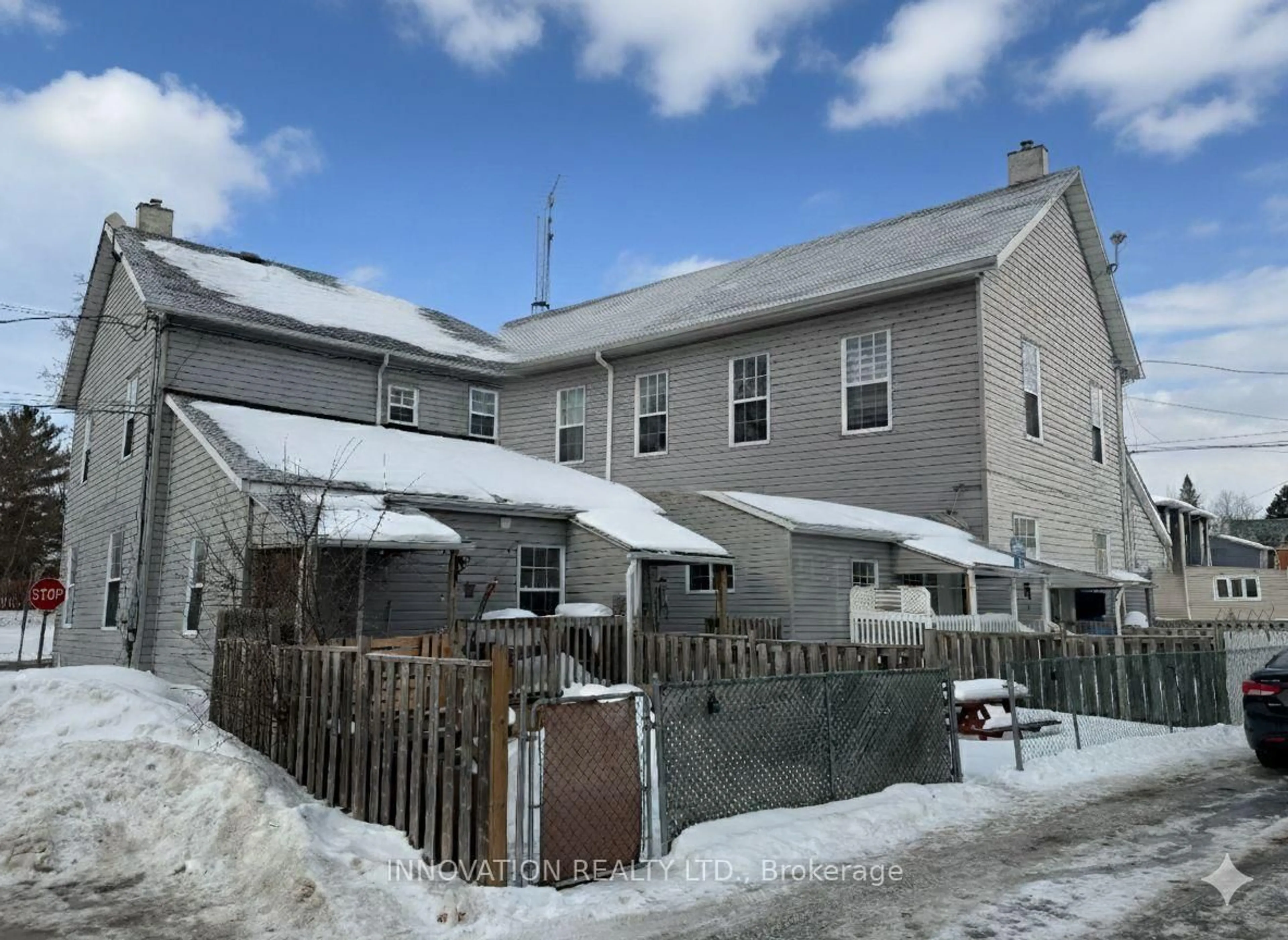 Unknown for 275 Bridge St, Carleton Place Ontario K7C 3H5