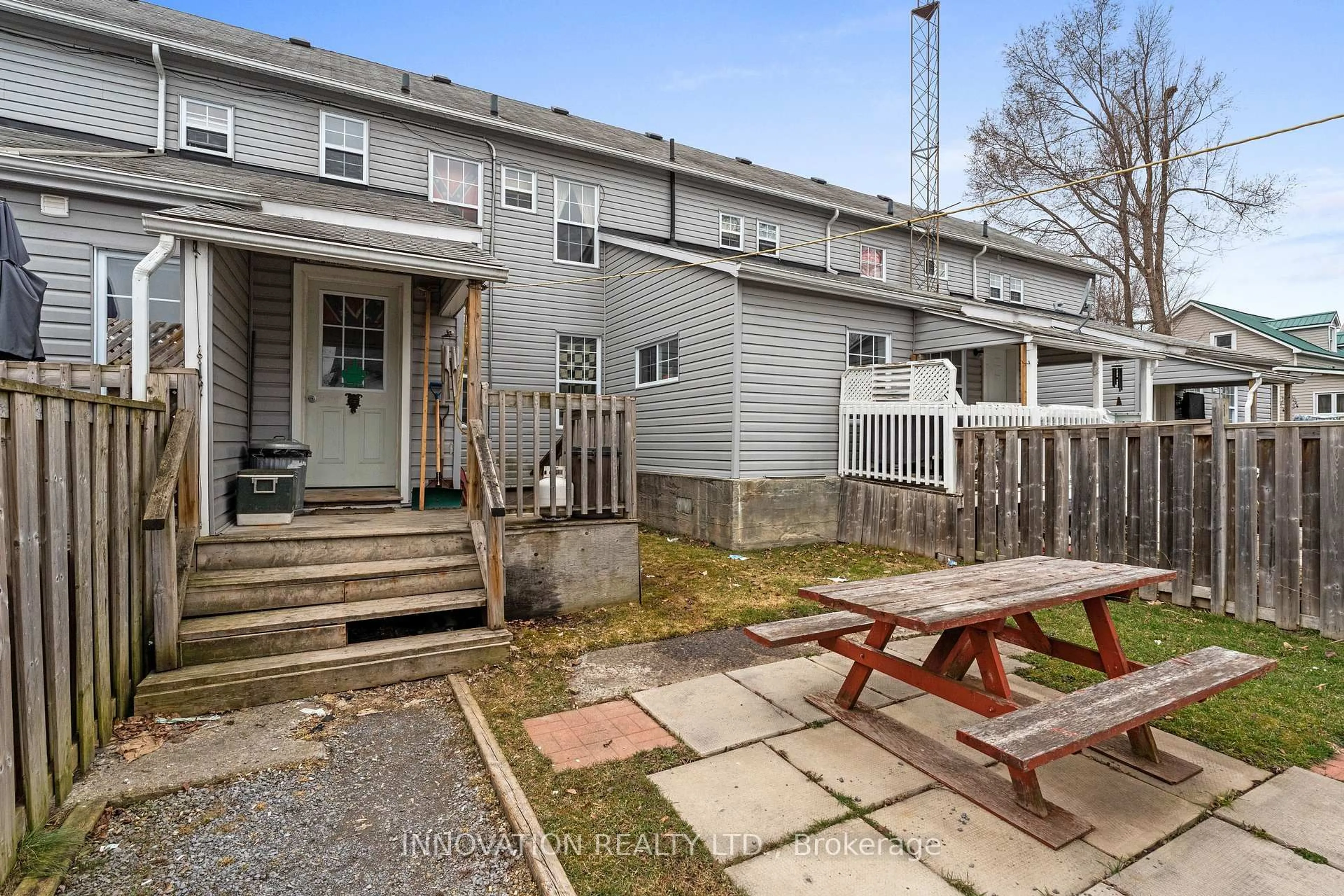 Patio, street for 275 Bridge St, Carleton Place Ontario K7C 3H5