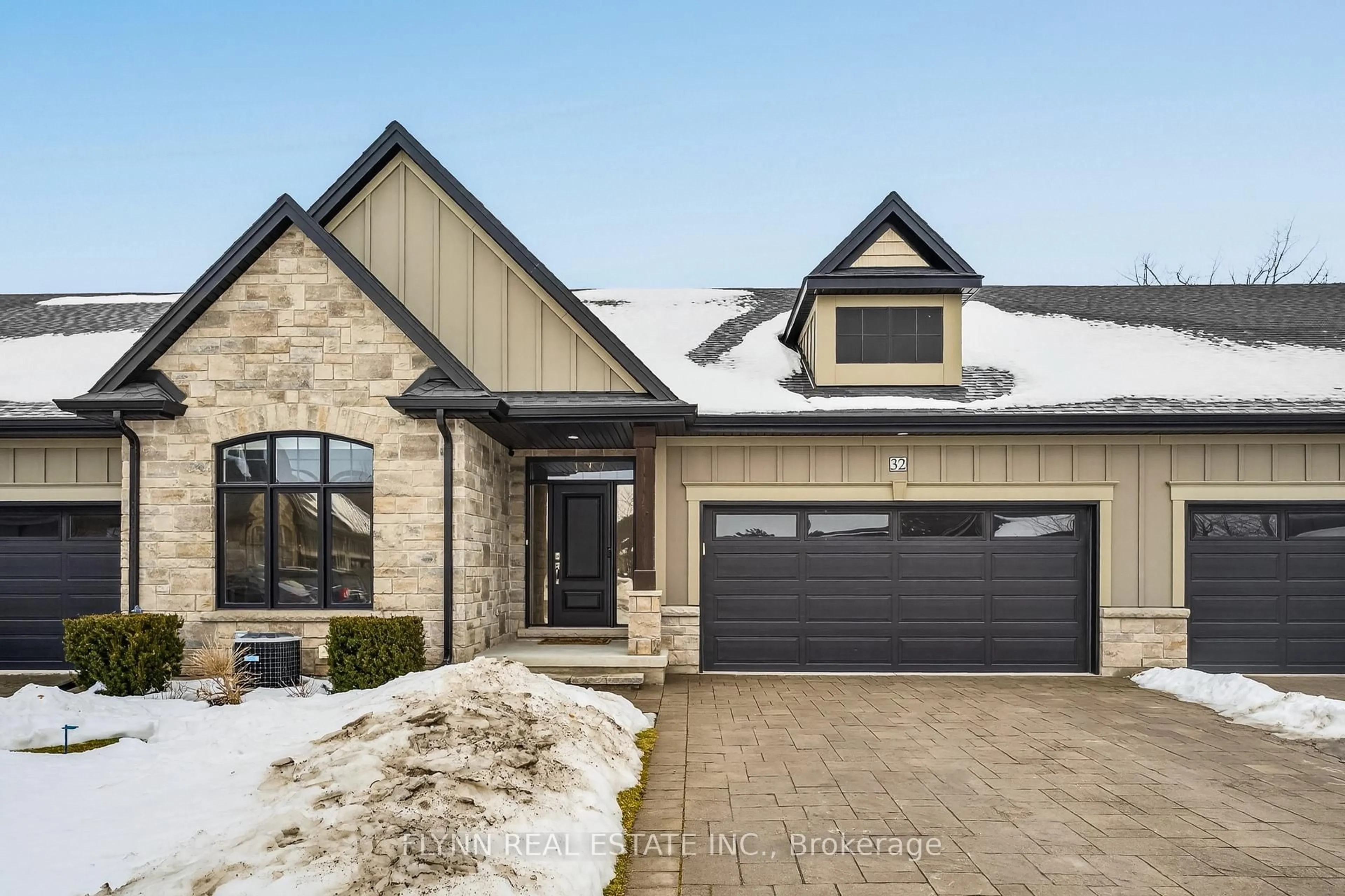 Home with brick exterior material, street for 32 Ridgeview Cres, Niagara-on-the-Lake Ontario L0S 1J1