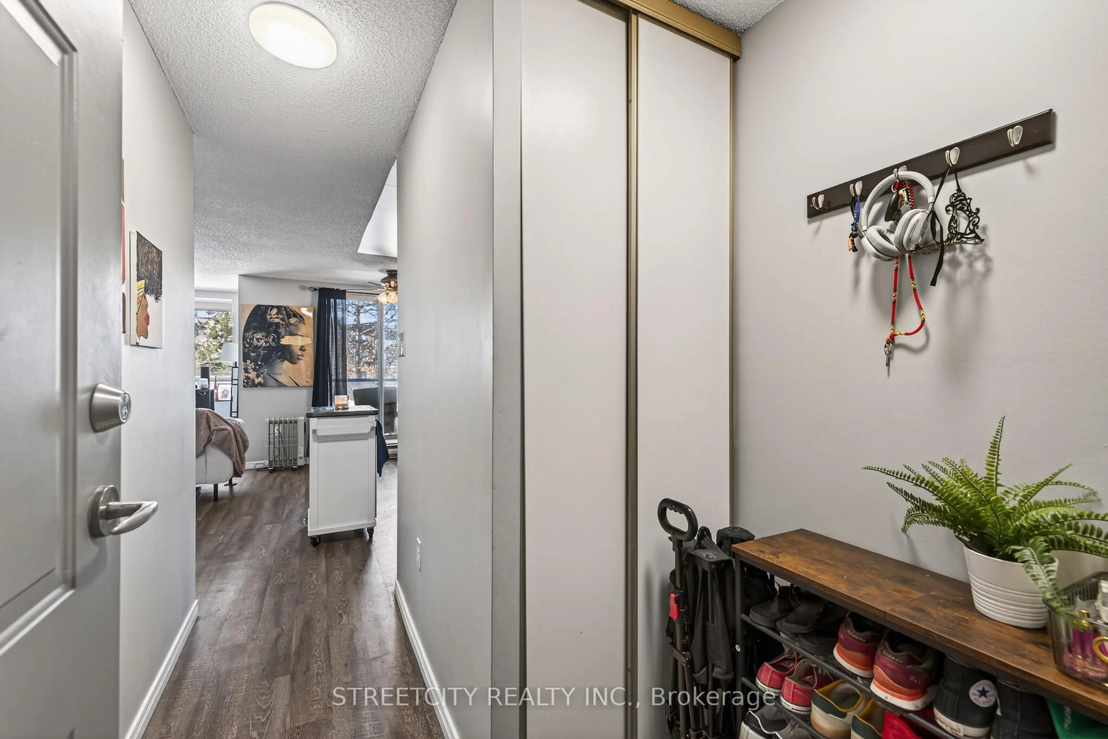 Indoor entryway for 76 Baseline Rd #205, London South Ontario N6J 4X6