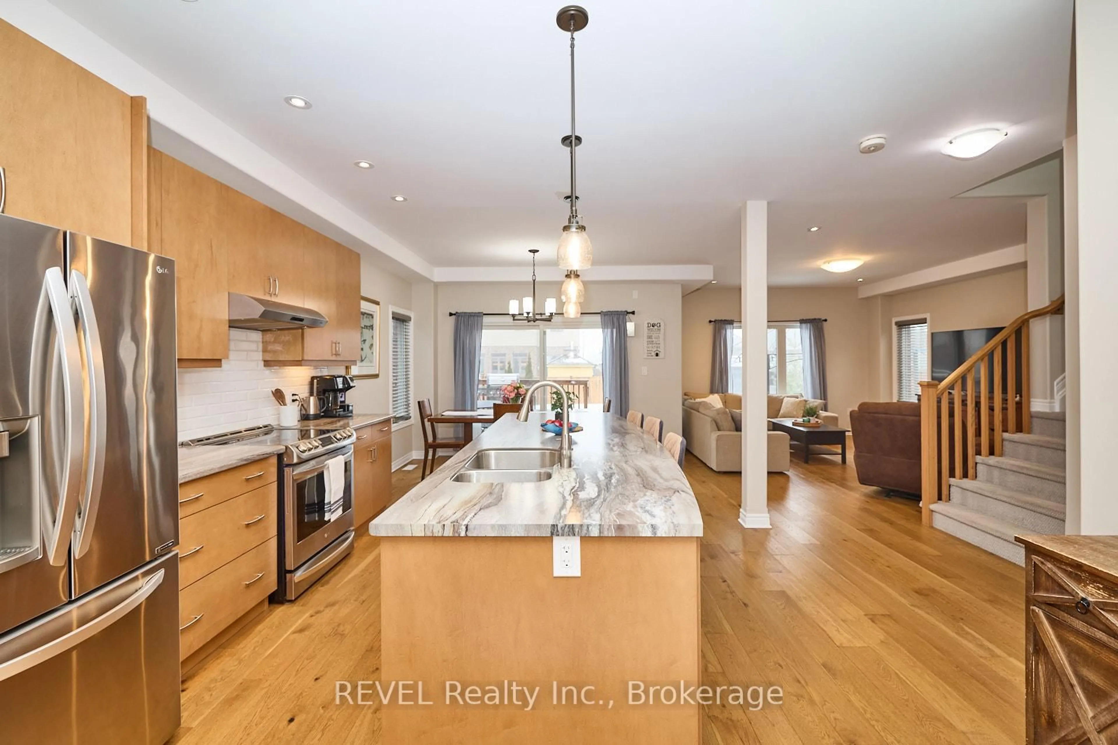 Open concept kitchen, unknown for 18 BREWERTON Blvd, Pelham Ontario L0S 1E5