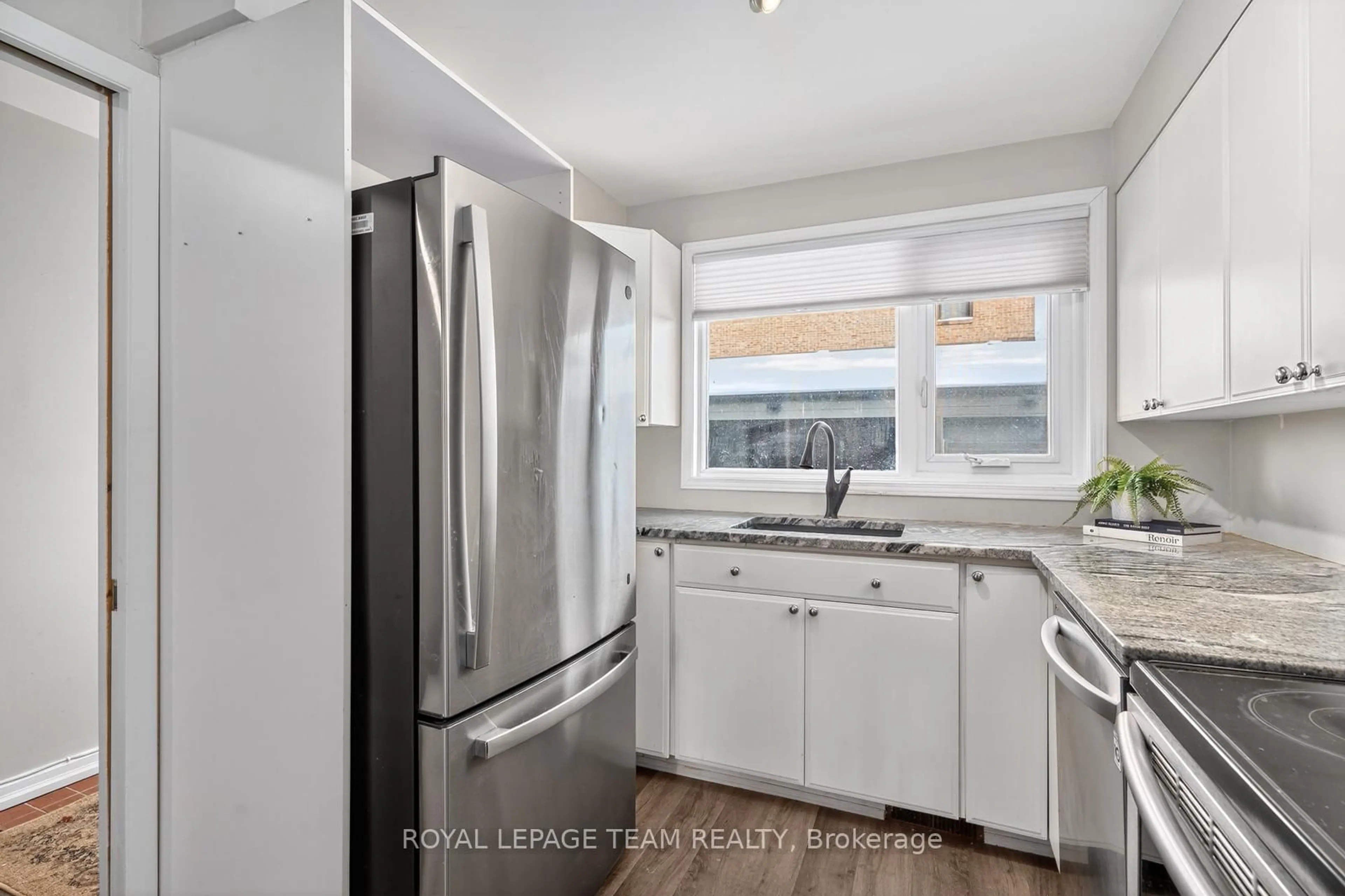 Open concept kitchen, unknown for 290 Cathcart St #10, Ottawa Ontario K1N 5C4