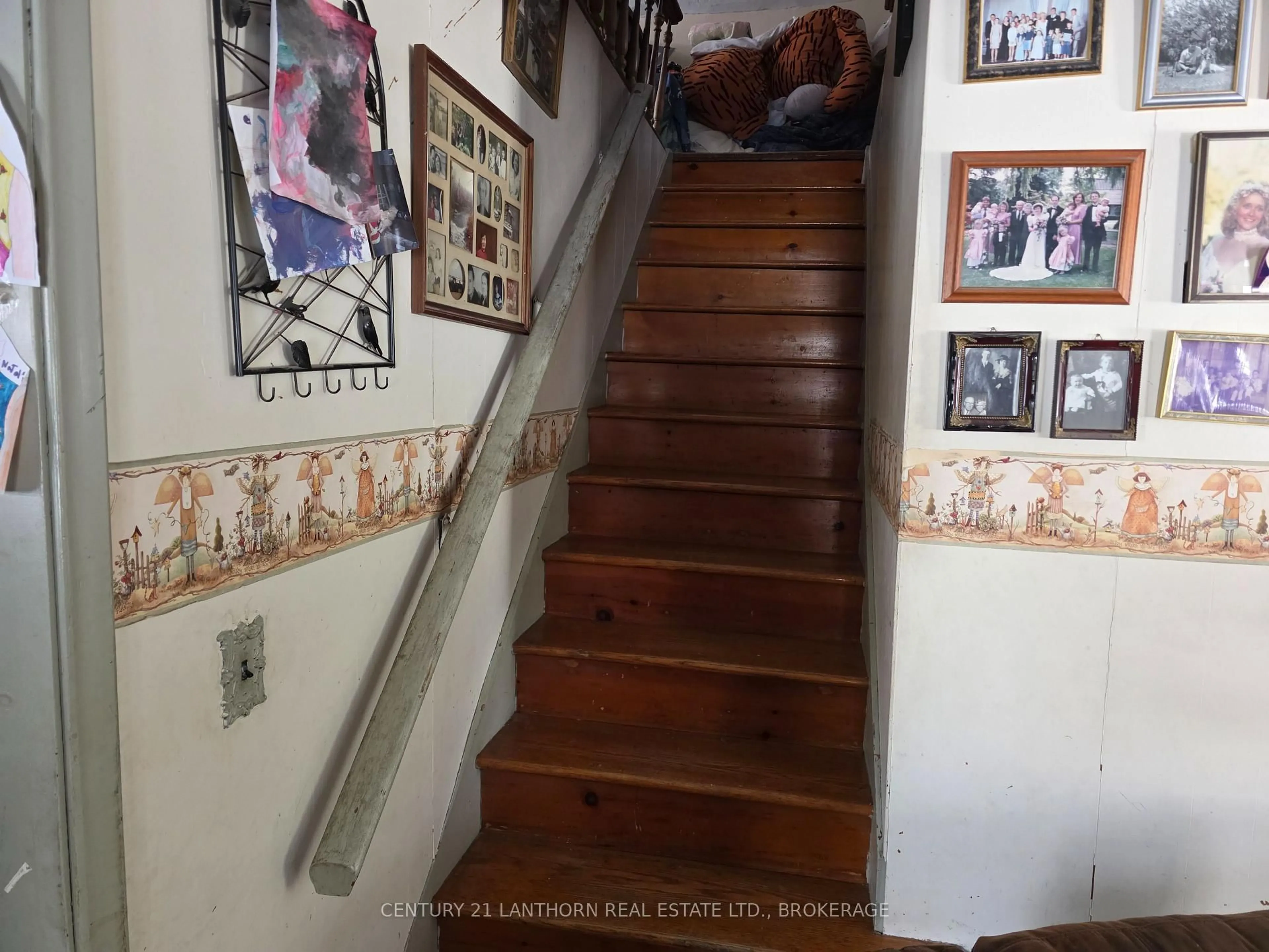 Stairs for 3227 County Road 32 Rd, Leeds and the Thousand Islands Ontario K0H 2N0