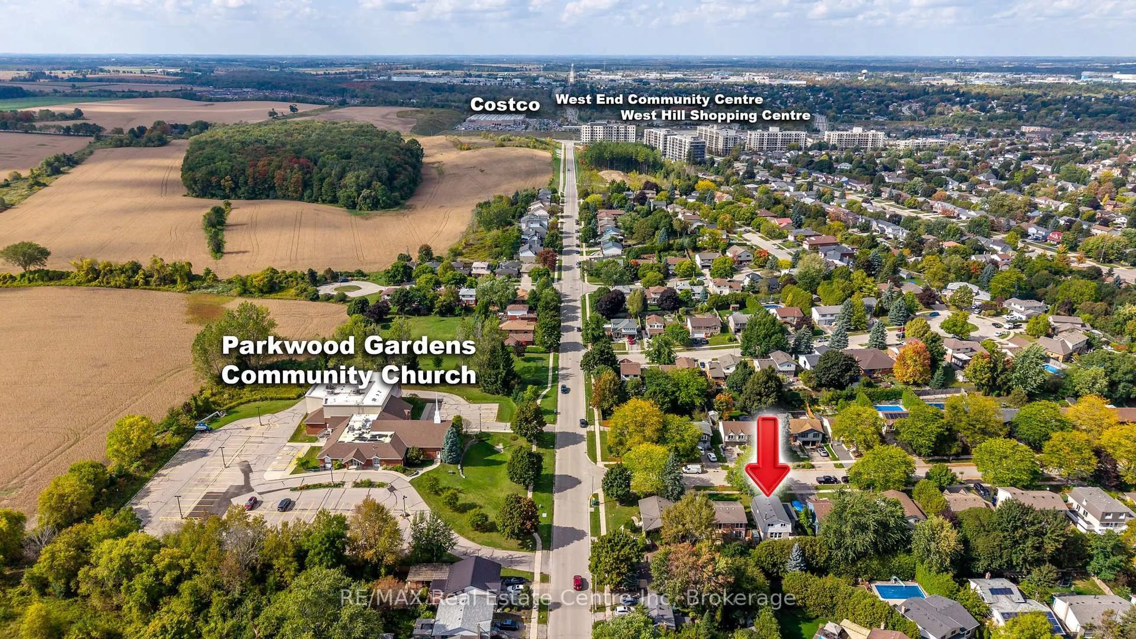 A pic from outside/outdoor area/front of a property/back of a property/a pic from drone, street for 34 Woodridge Dr, Guelph Ontario N1H 7E2