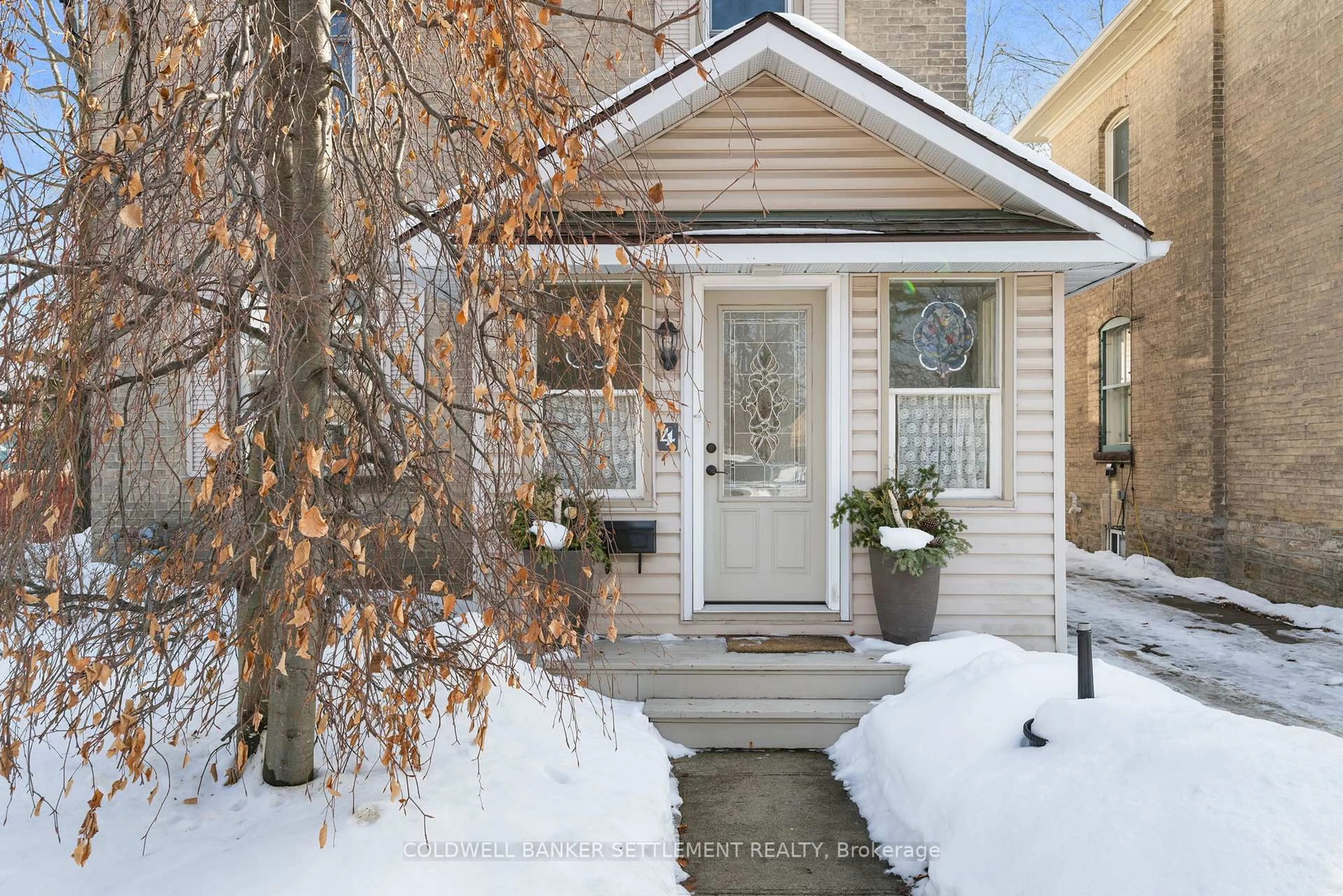 Indoor entryway for 4 D'Arcy St, Perth Ontario K7H 2T8