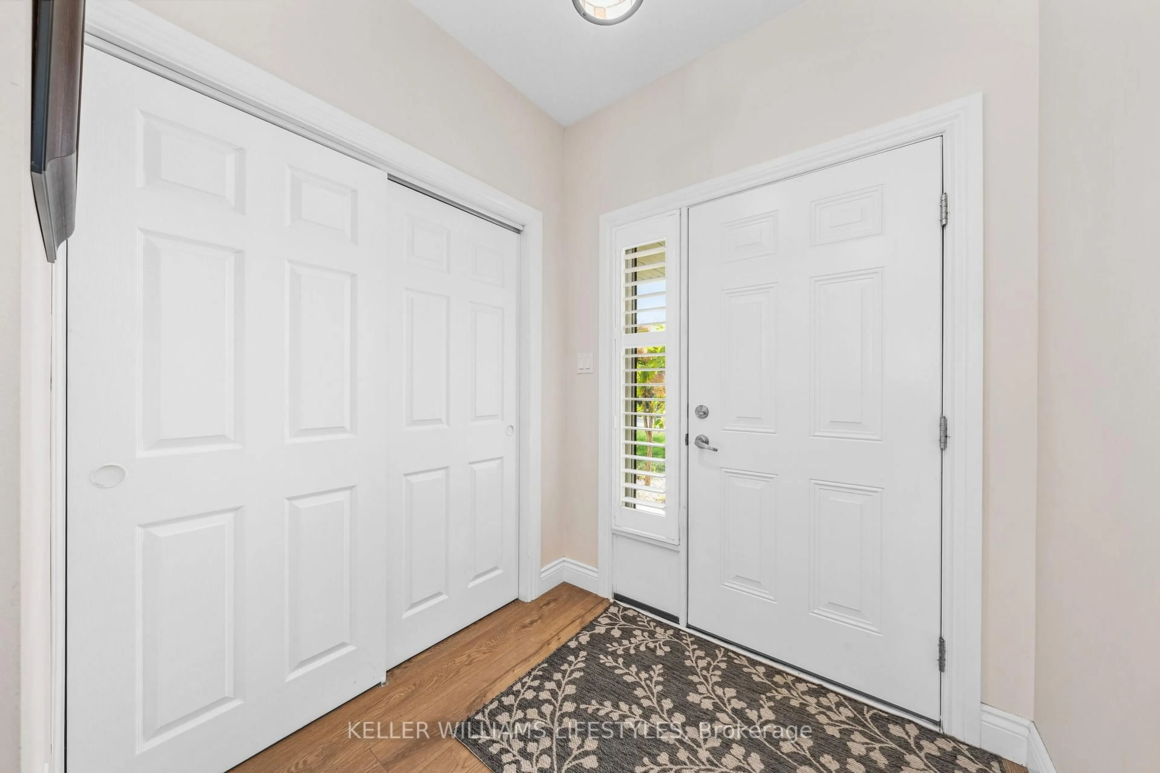 Indoor entryway for 5969 TOWNSEND Line #6, Lambton Shores Ontario N0N 1J0