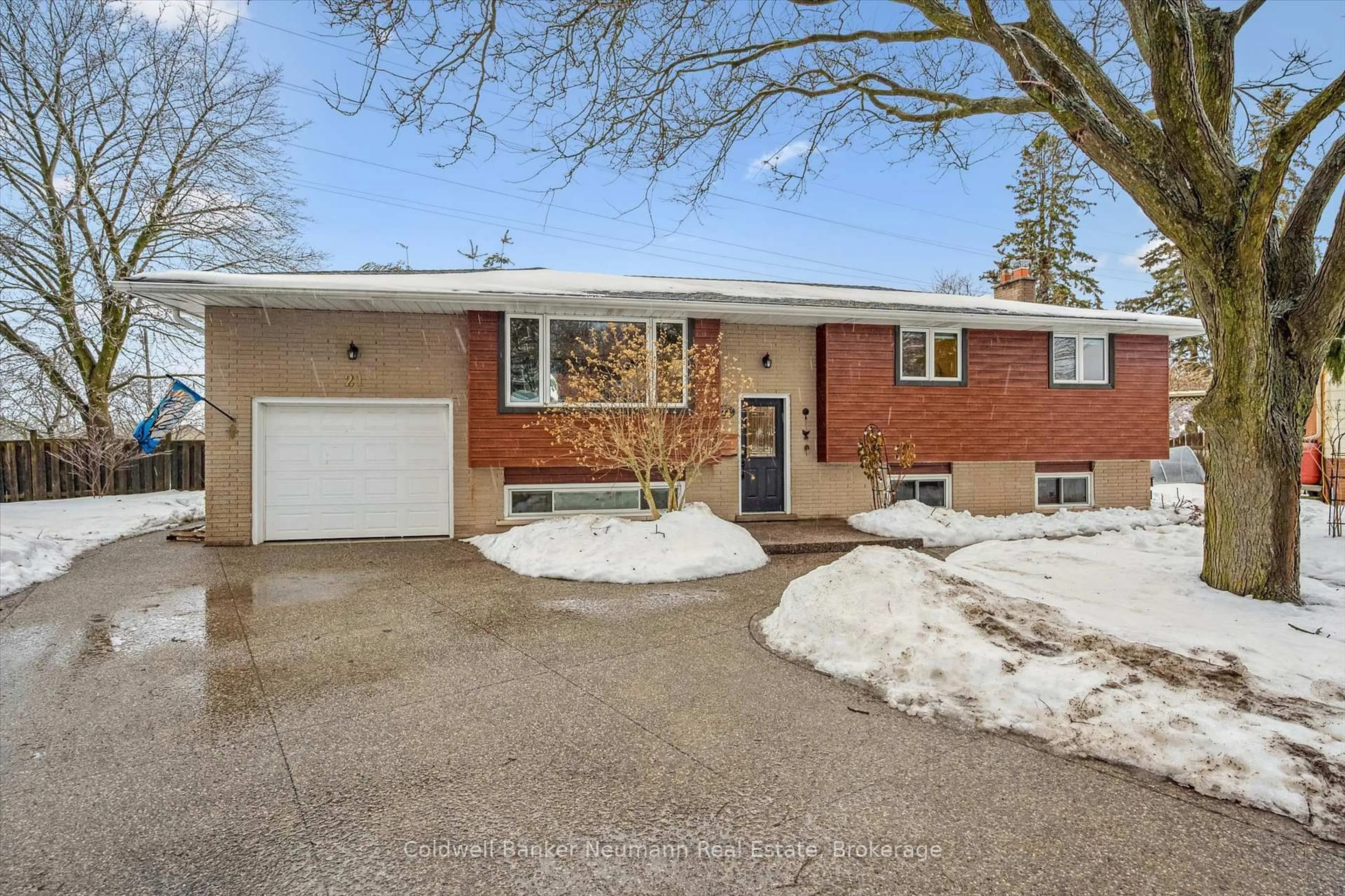Home with brick exterior material, street for 21 Oriole Cres, Guelph Ontario N1G 1J5