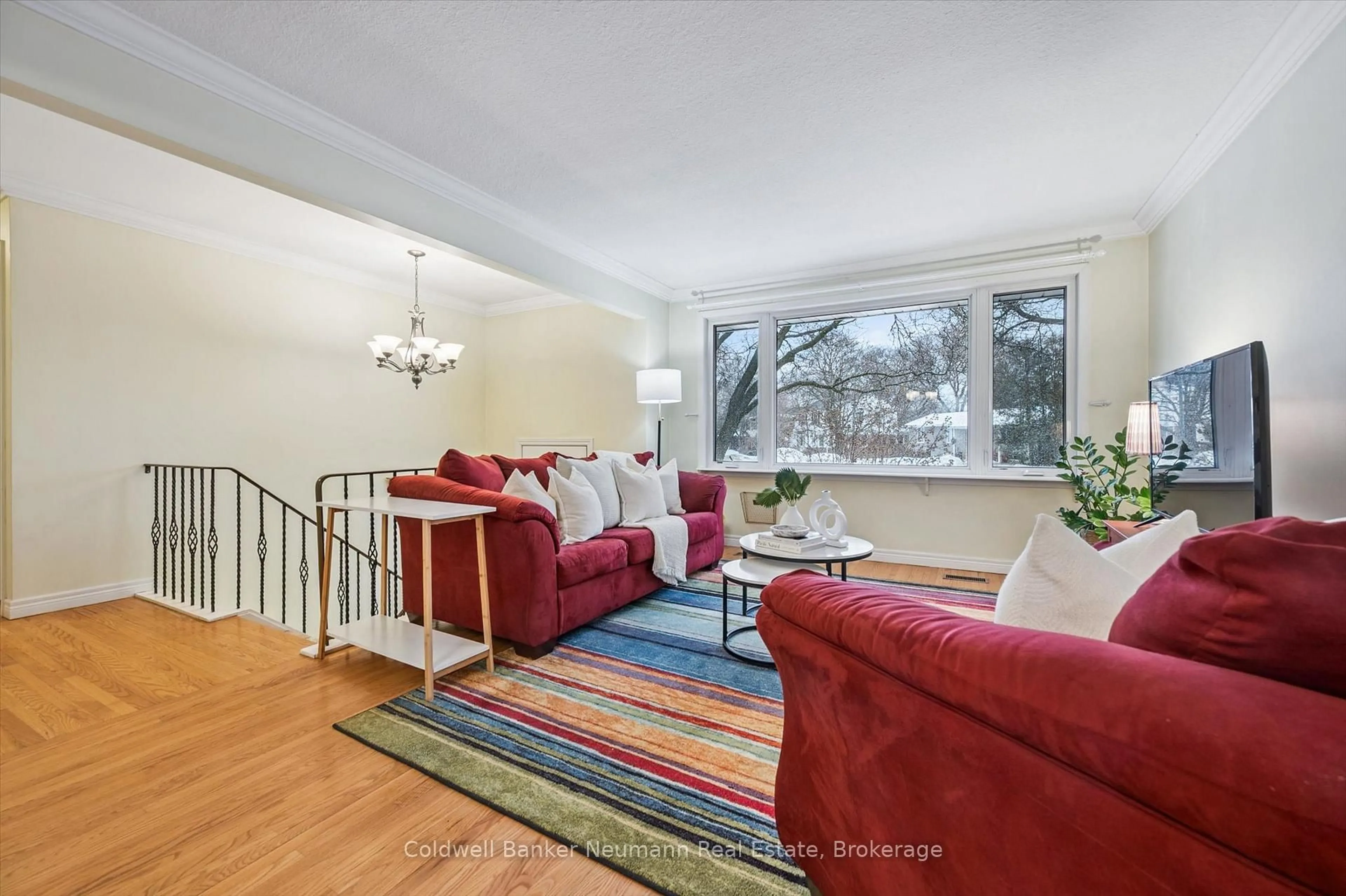 Living room with furniture, unknown for 21 Oriole Cres, Guelph Ontario N1G 1J5