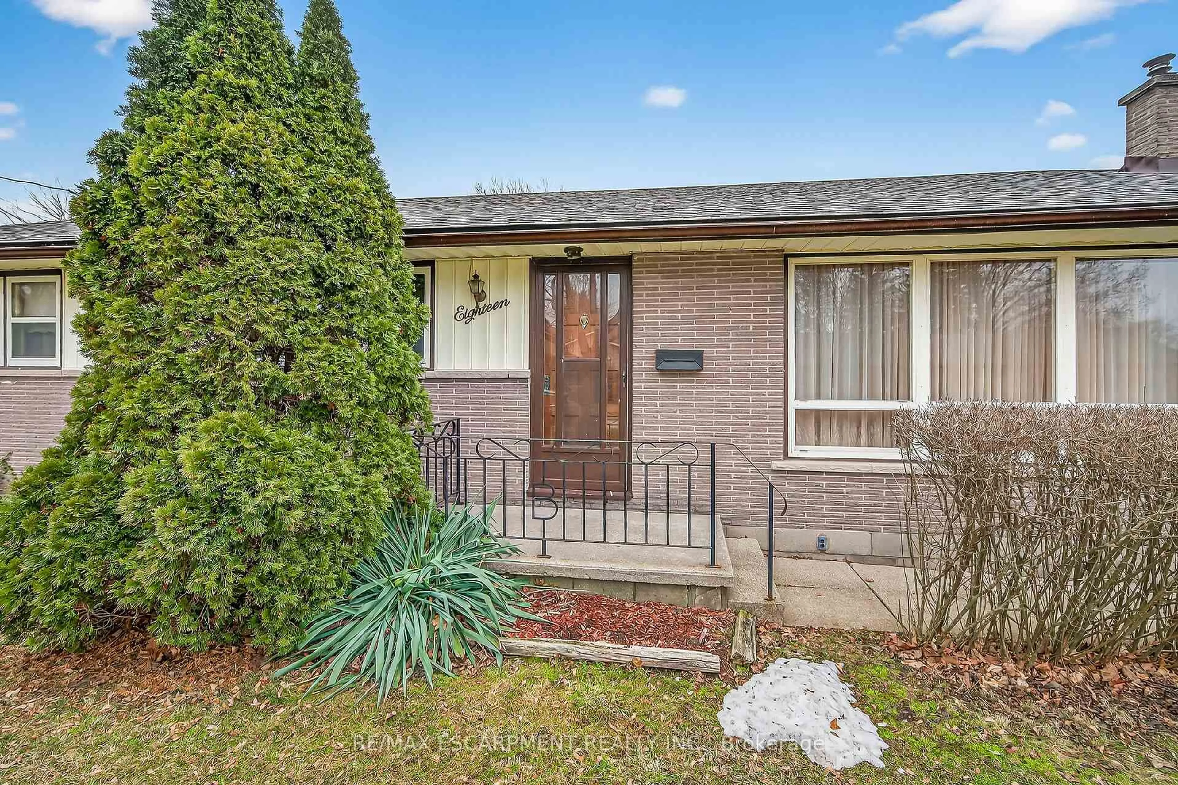 Home with brick exterior material, street for 18 Charles St, Norfolk Ontario N3Y 1Z6