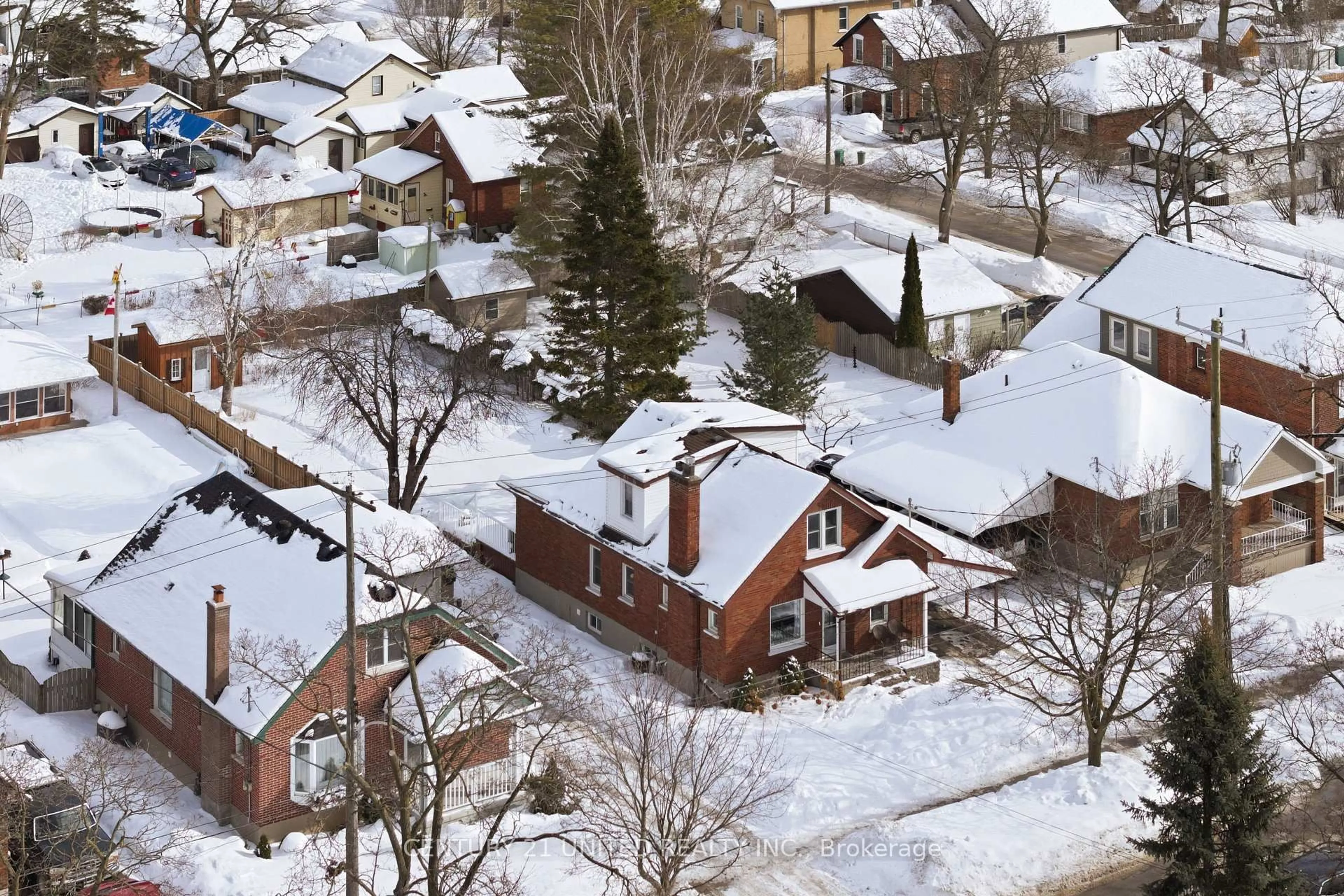 A pic from outside/outdoor area/front of a property/back of a property/a pic from drone, street for 266 Mark St, Peterborough Ontario K9H 1V4