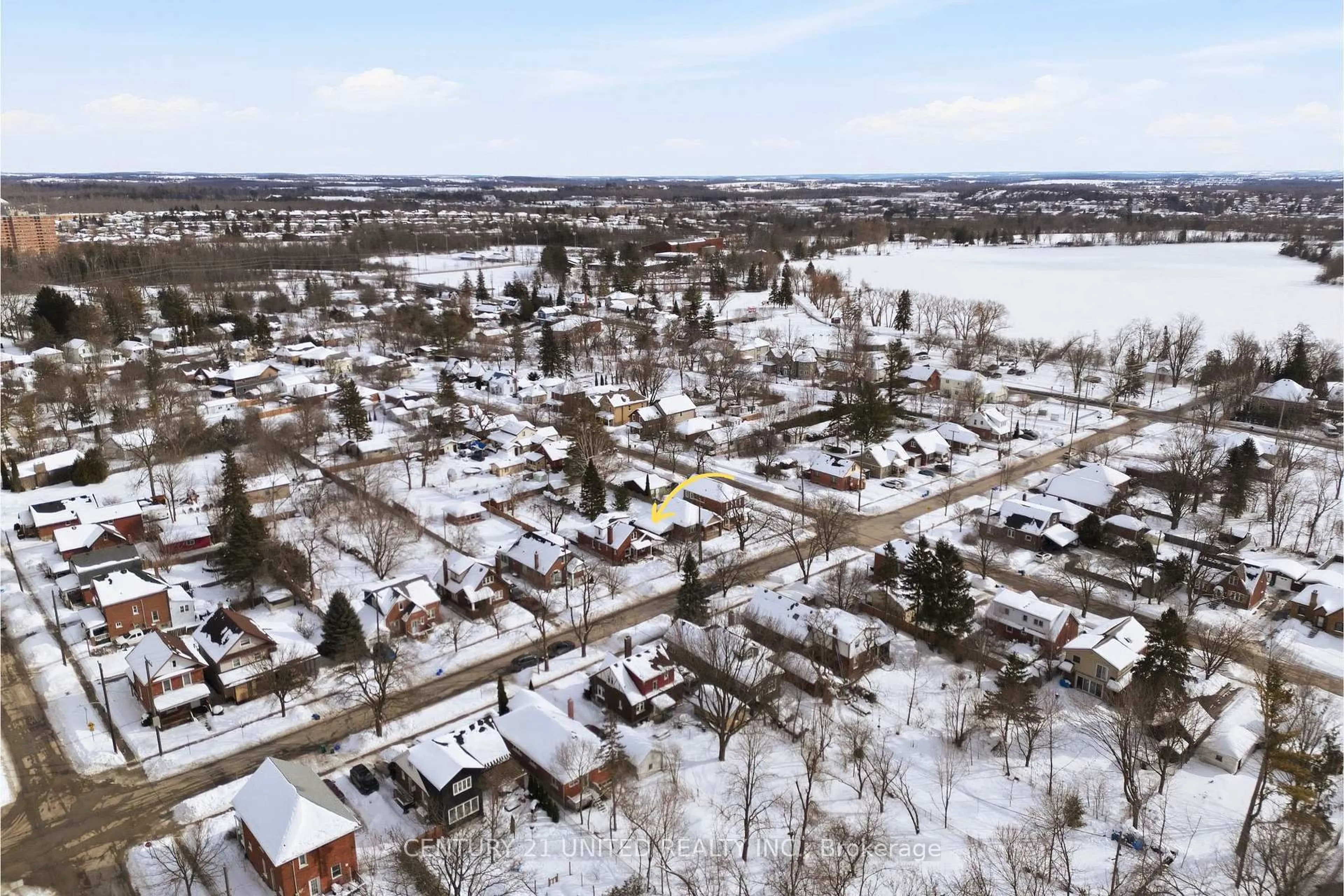 A pic from outside/outdoor area/front of a property/back of a property/a pic from drone, street for 266 Mark St, Peterborough Ontario K9H 1V4