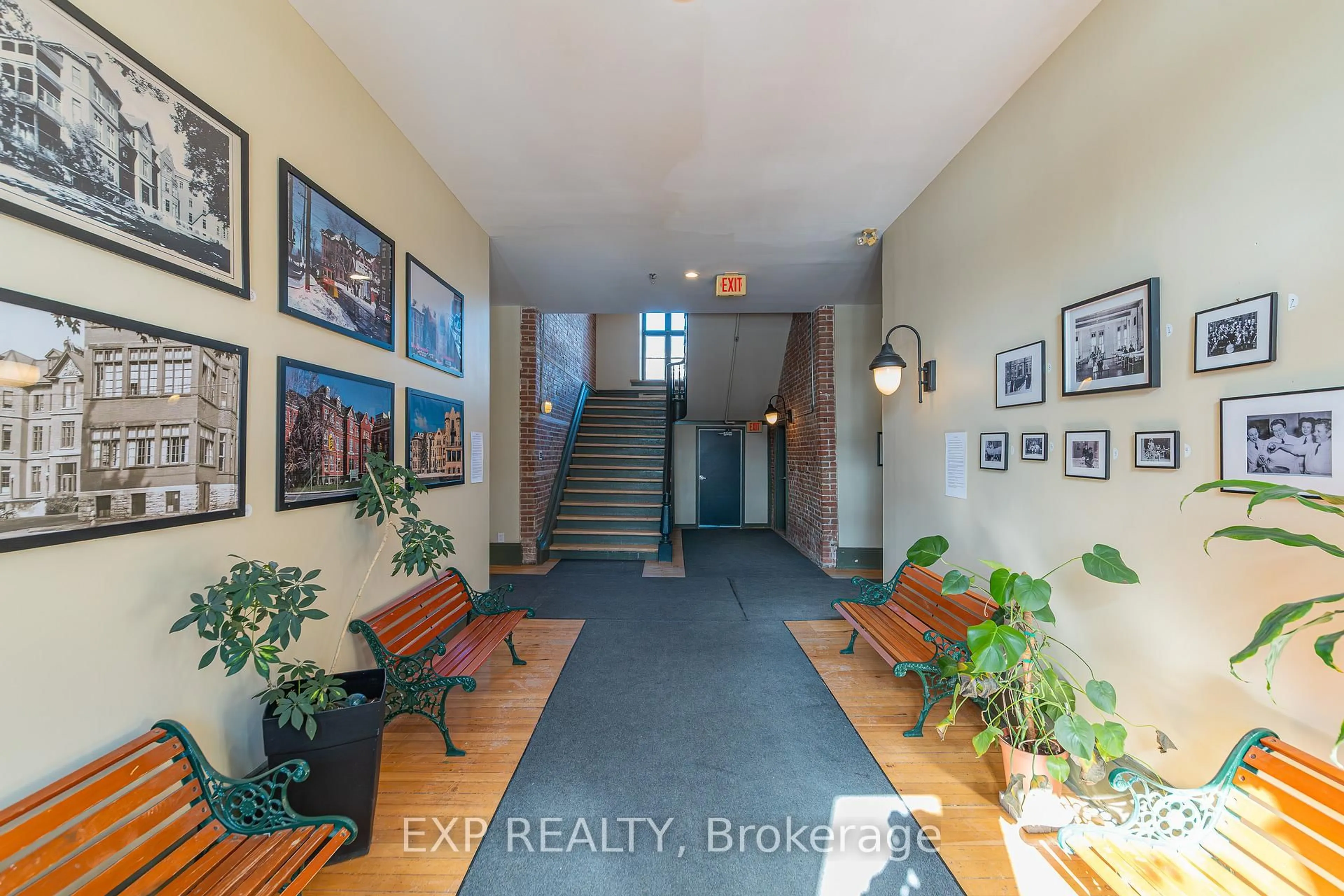 Unknown for 589 Rideau St #206, Ottawa Ontario K1N 6A1