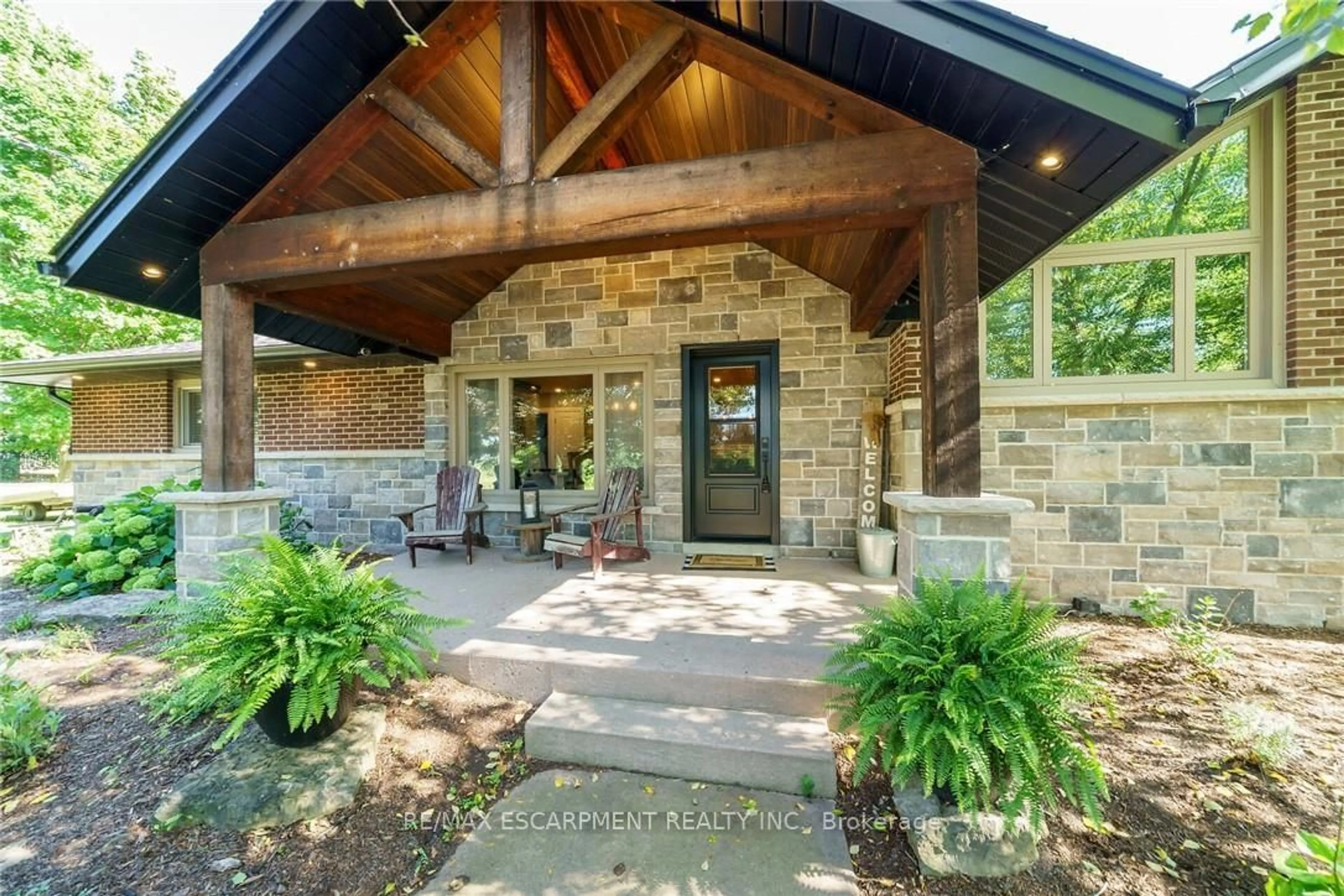 Indoor entryway for 1417 HIGHWAY 54, Haldimand Ontario N3W 2G9