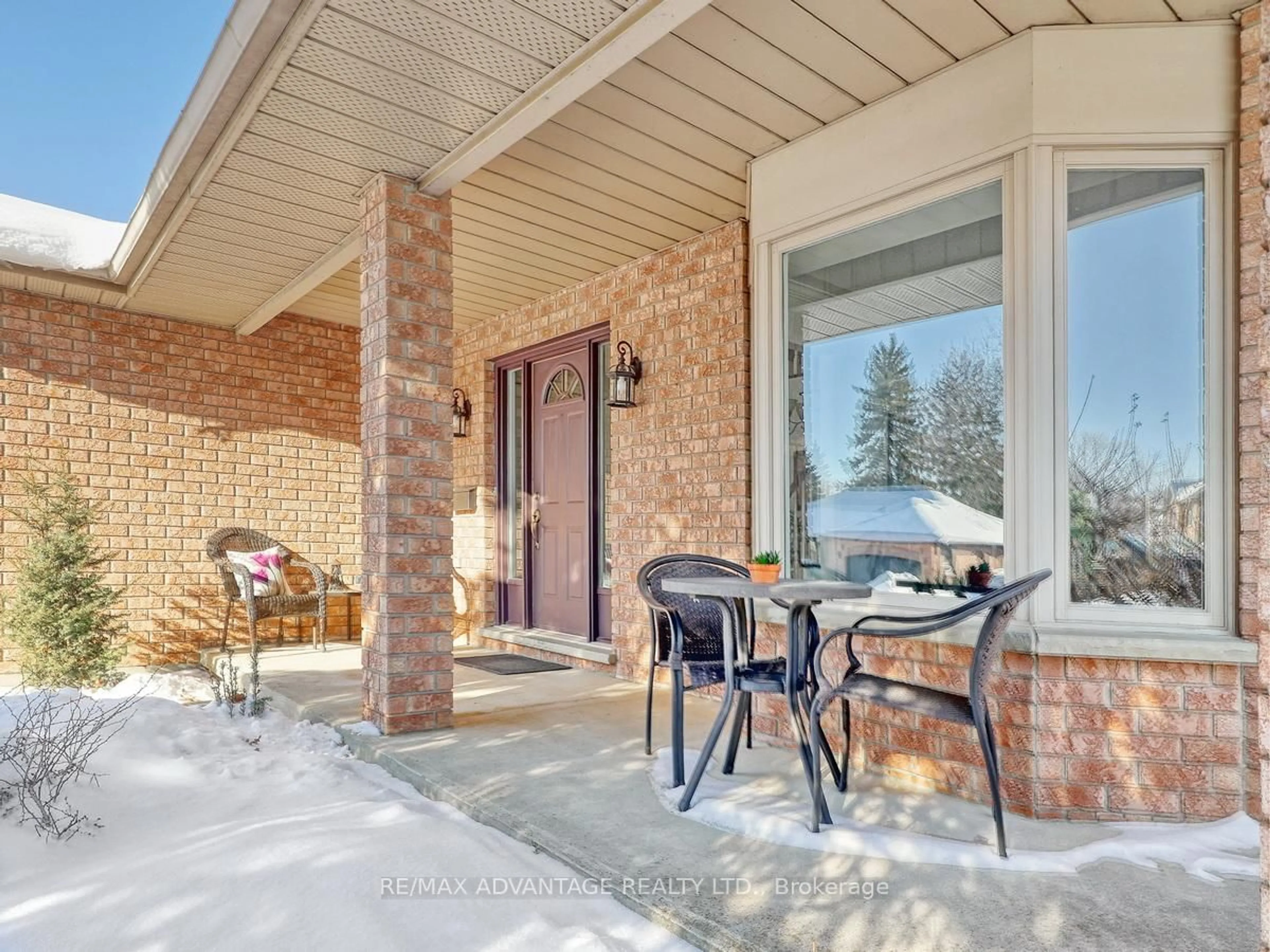 Home with brick exterior material, unknown for 6 Green Hedge Lane, London North Ontario N6H 4Z5