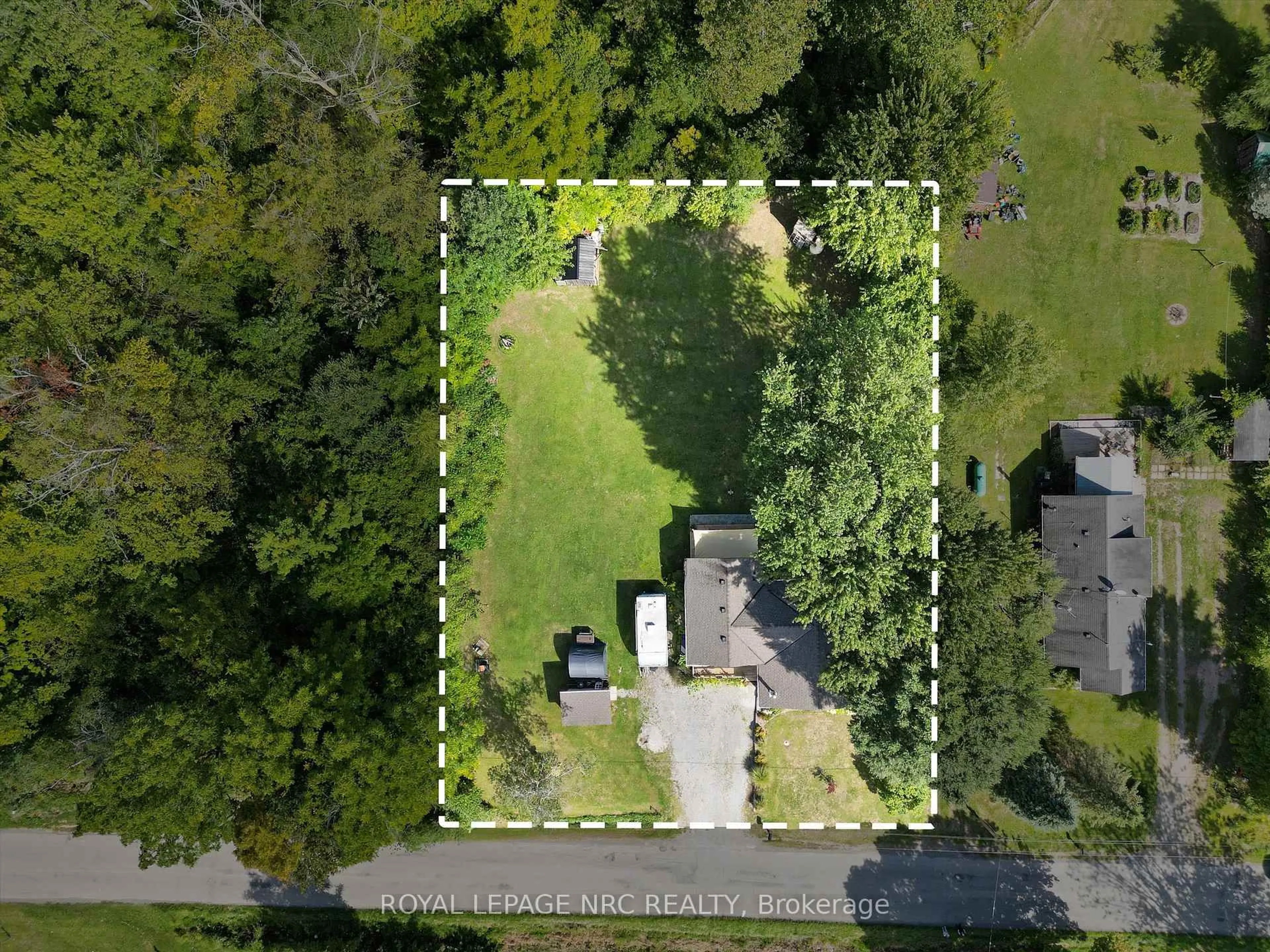 A pic from outside/outdoor area/front of a property/back of a property/a pic from drone, street for 53170 Willford Rd, Wainfleet Ontario L0S 1S0