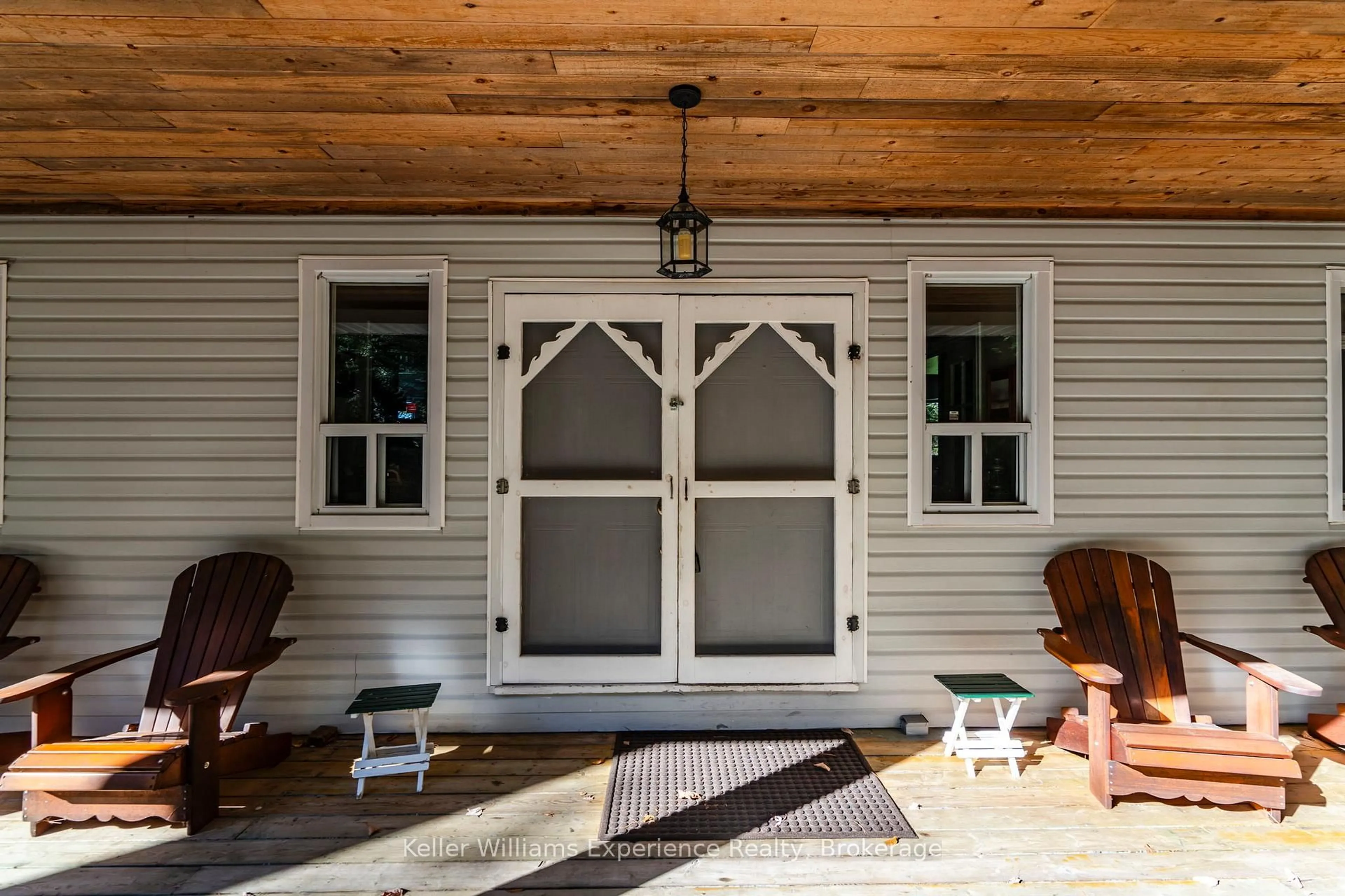Indoor entryway for 19 Huron Tr, Georgian Bay Ontario L0K 2A0