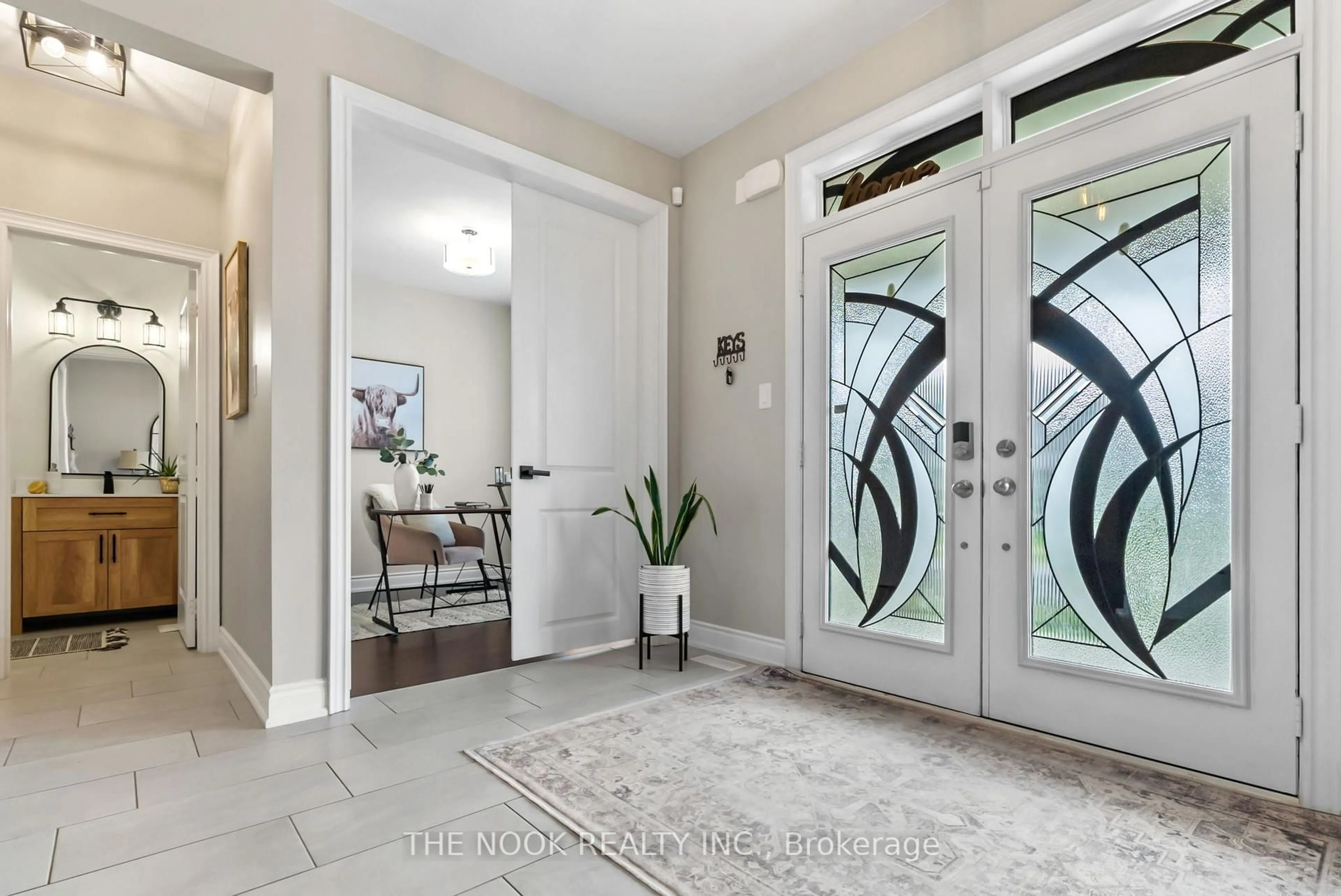 Indoor entryway for 70 Highlands Blvd, Cavan Monaghan Ontario L0A 1G0