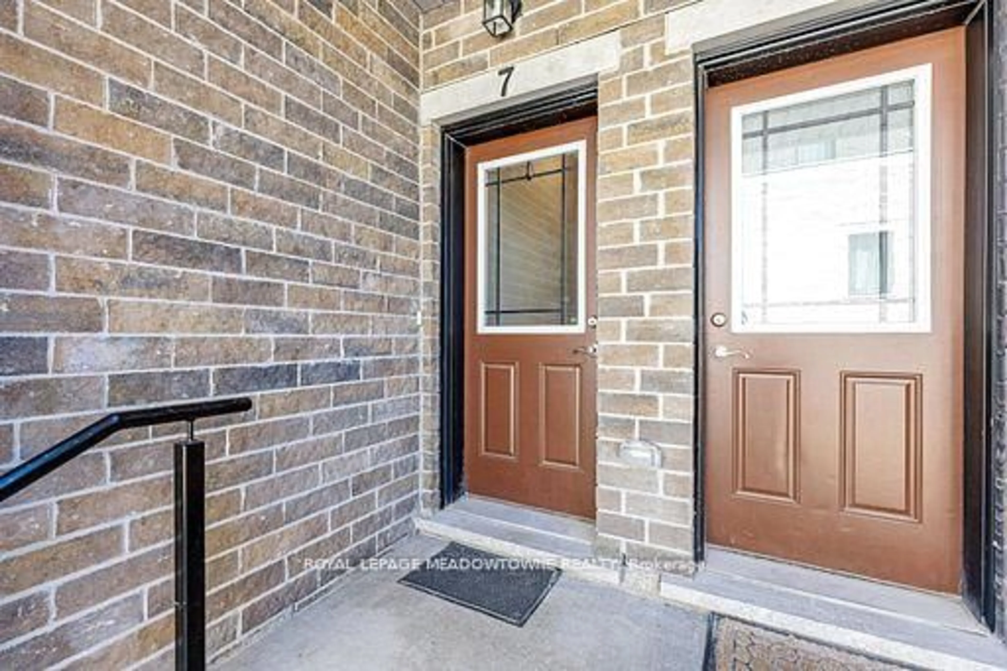 Indoor entryway for 107 Westra Dr #7, Guelph Ontario N1K 0A5