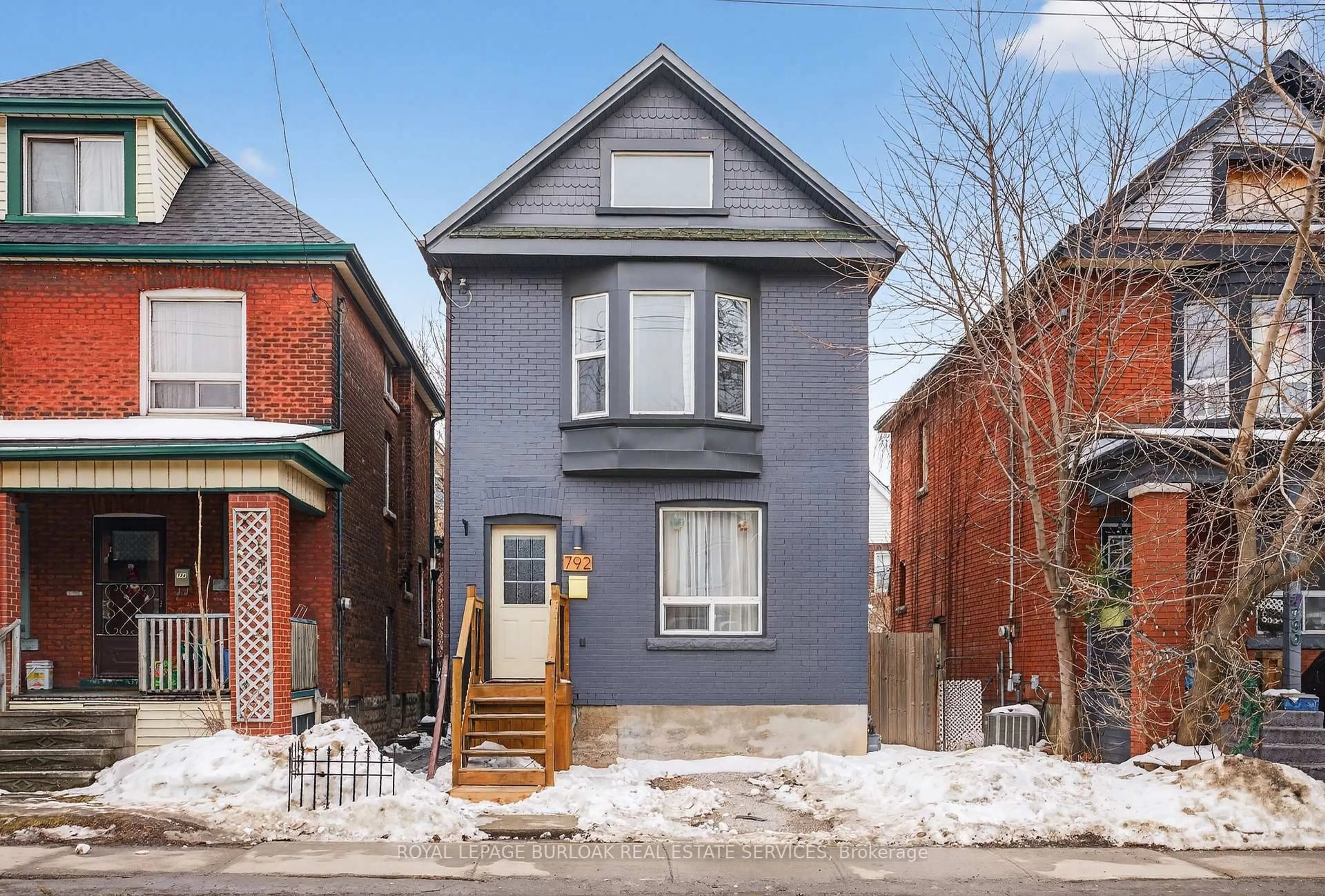 Home with brick exterior material, street for 792 Cannon St, Hamilton Ontario L8L 2H2