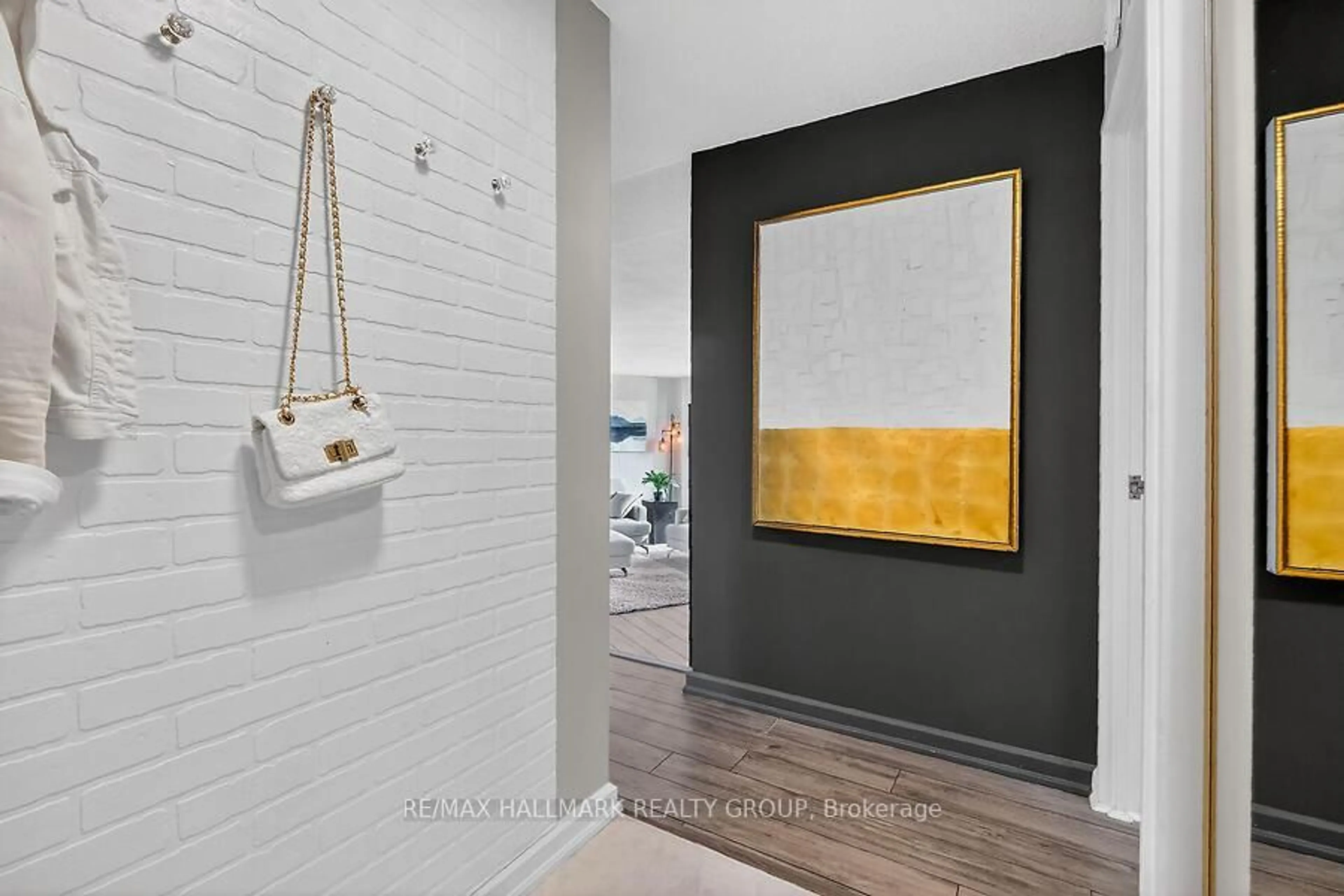 Indoor entryway for 1171 Ambleside Dr #2505, Ottawa Ontario K2B 8E1