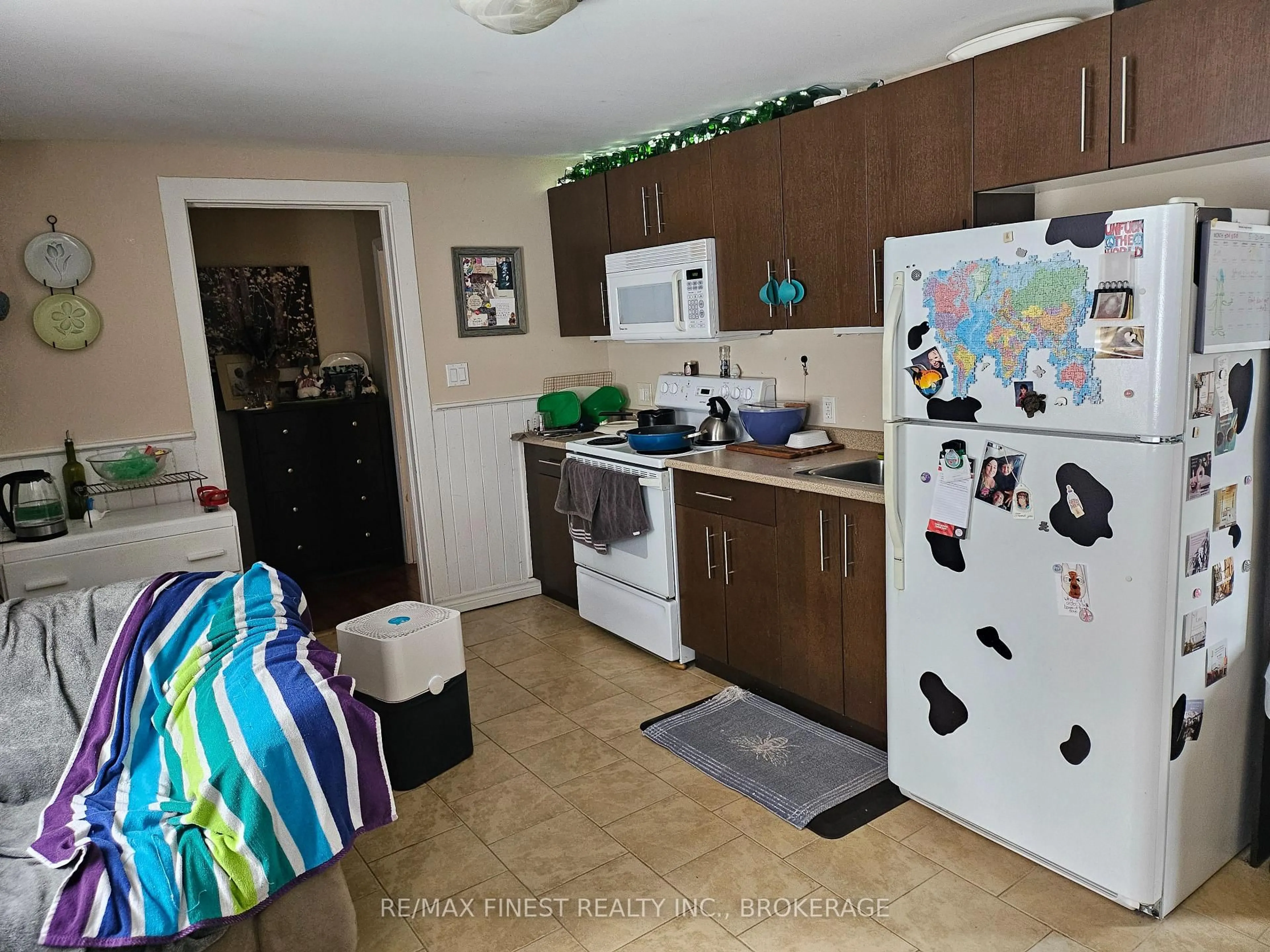 Standard kitchen, unknown for 51 Hamilton St, Kingston Ontario K7K 1P1