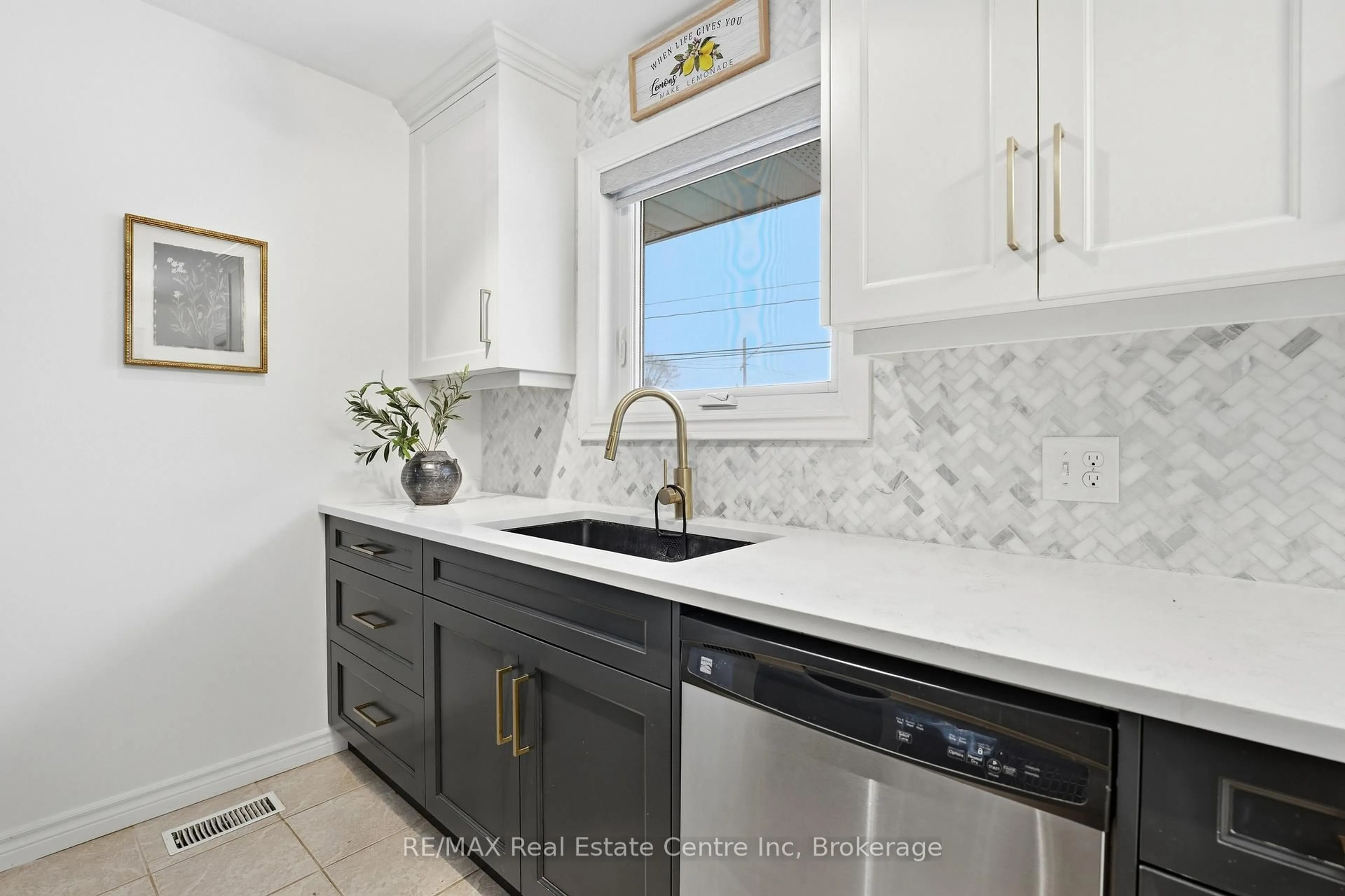 Unknown for 154 Waverley Dr, Guelph Ontario N1E 1H2