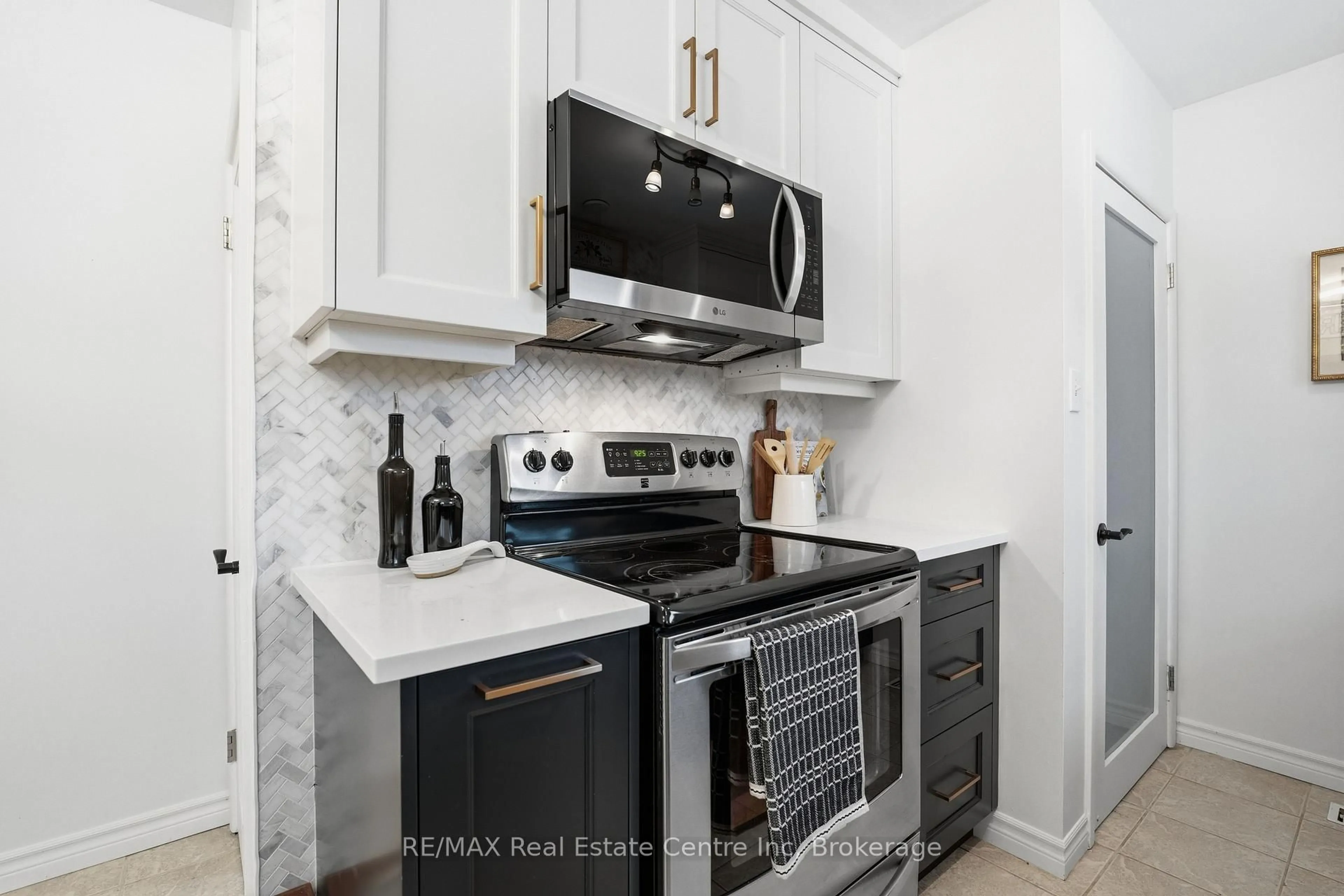 Unknown for 154 Waverley Dr, Guelph Ontario N1E 1H2